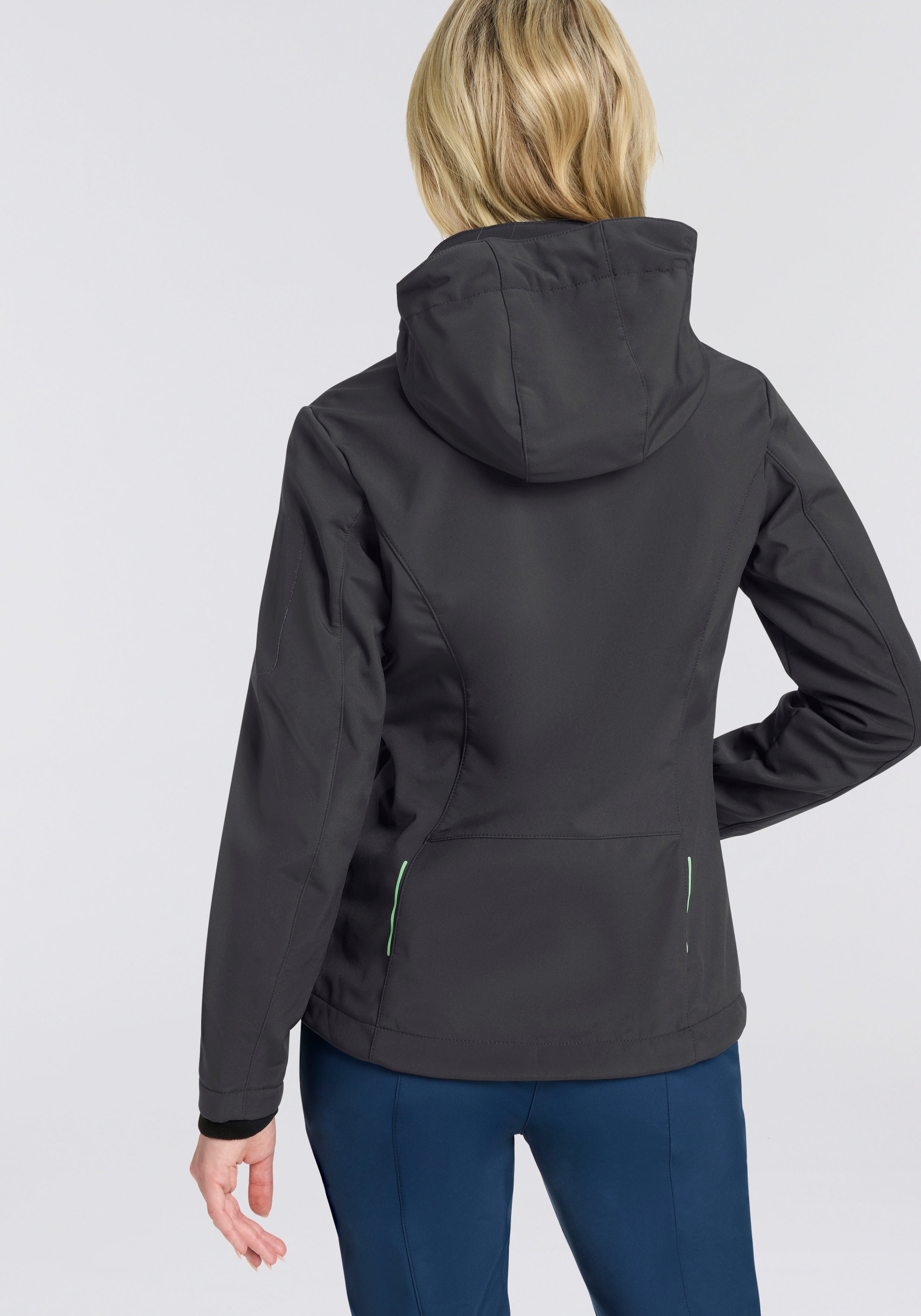 CMP Softshelljacke »WOMAN JACKET ZIP HOOD« mit Kapuze sportlicher Stil, wärmend, wind- und wasserabweisend, Übergangsjacke
