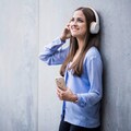 Hama Bluetooth-Kopfhörer »Bluetooth®-Kopfhörer "Touch", On-Ear, Mikrofon, Touch-Control Weiß«