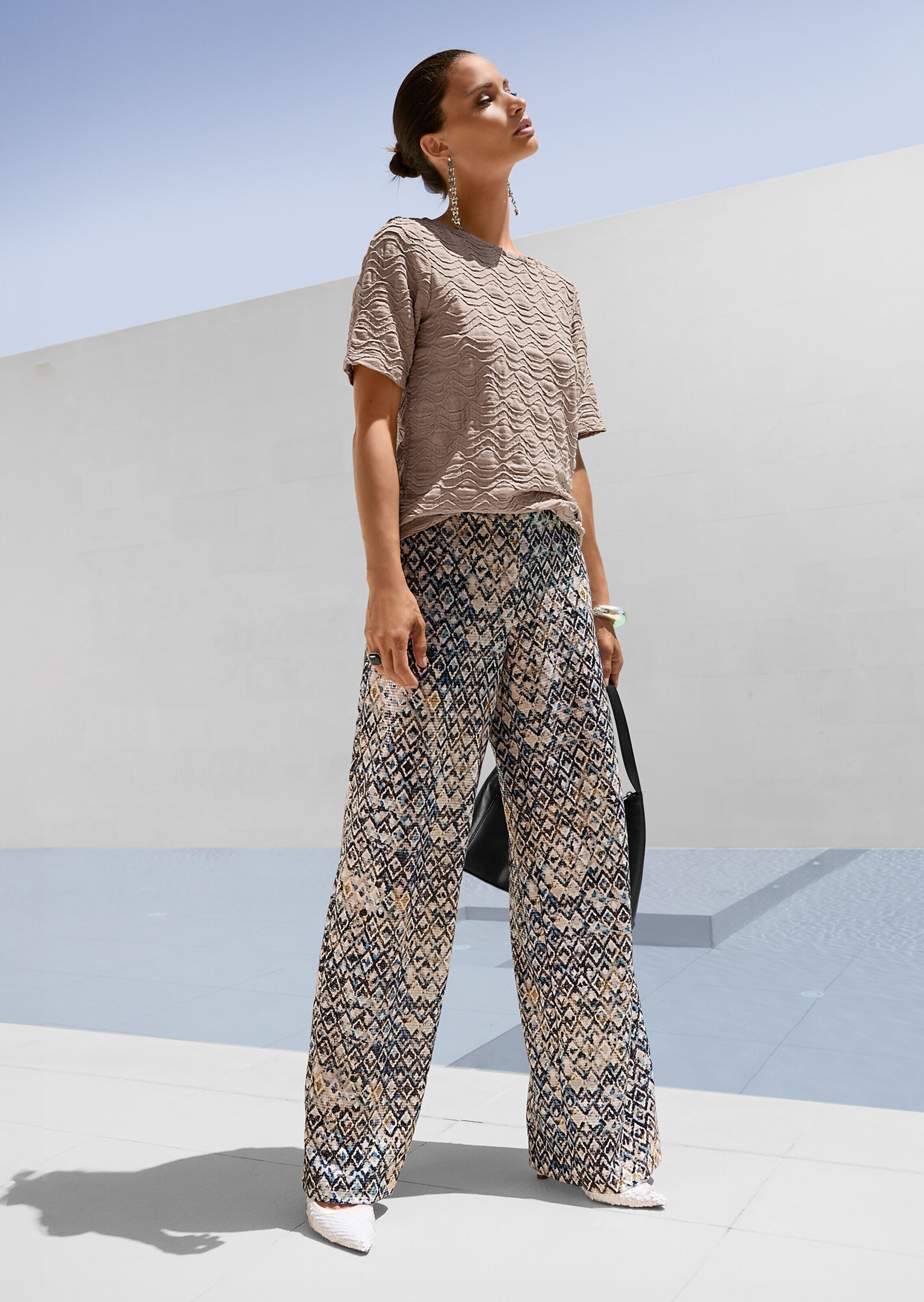 MADELEINE Bügelfaltenhose »Hose Weite Bügelfalten-Hose mit Pailletten«