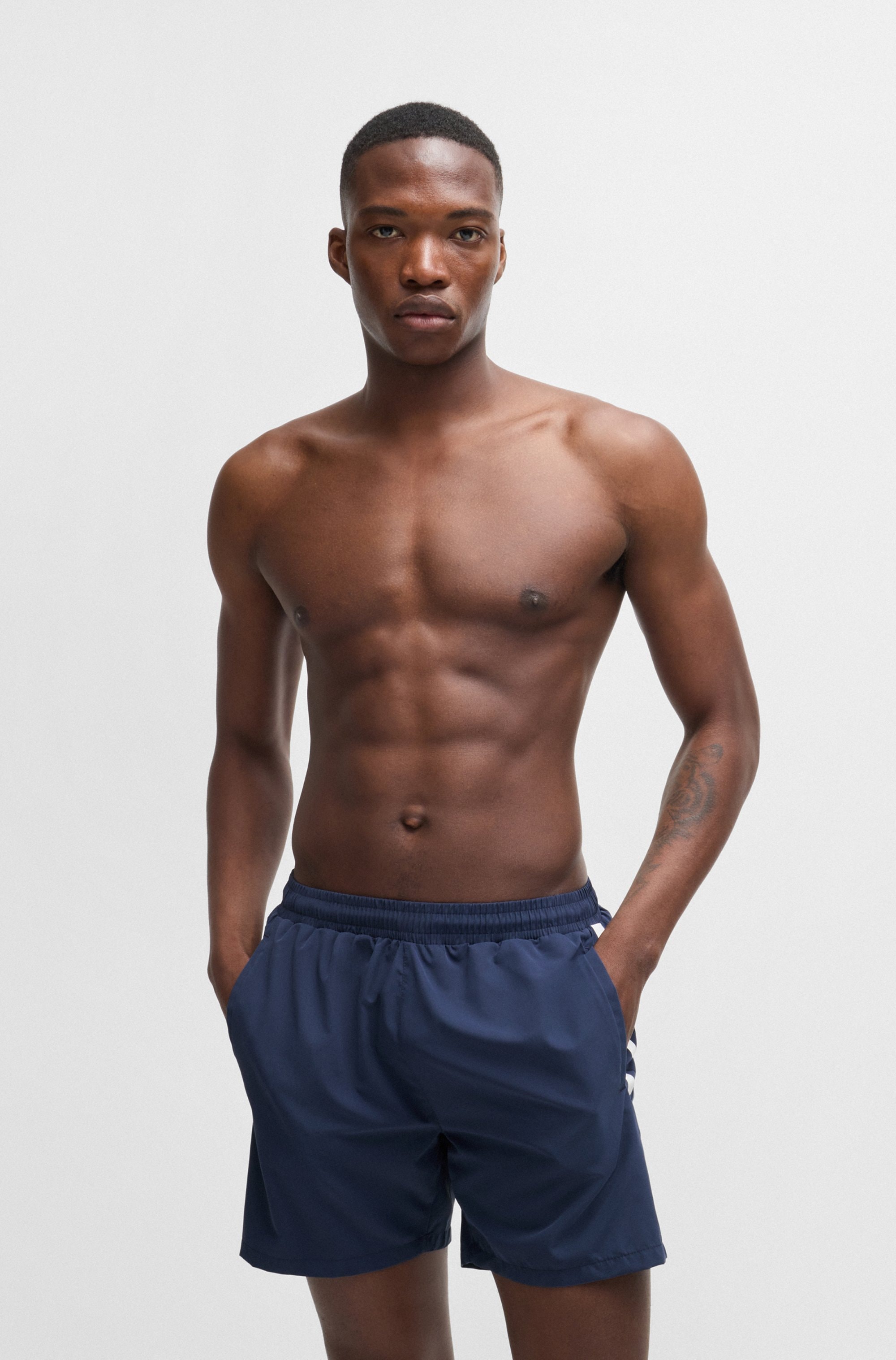 BOSS Badeshorts »Dolphin« mit seitlichem Kontraststreifen