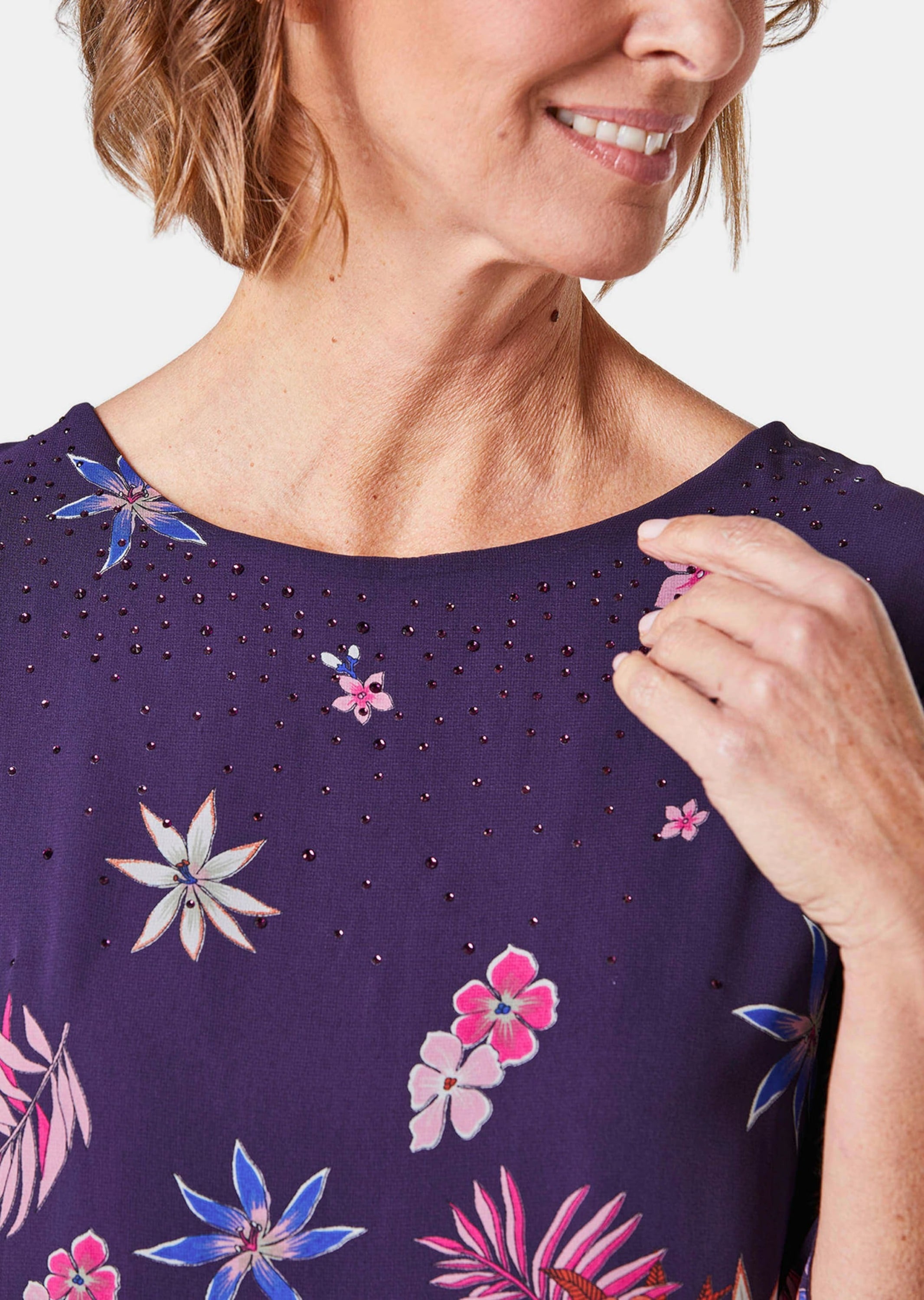 GOLDNER Etuikleid »Kleid Kleid mit floralem Chiffonüberwurf«