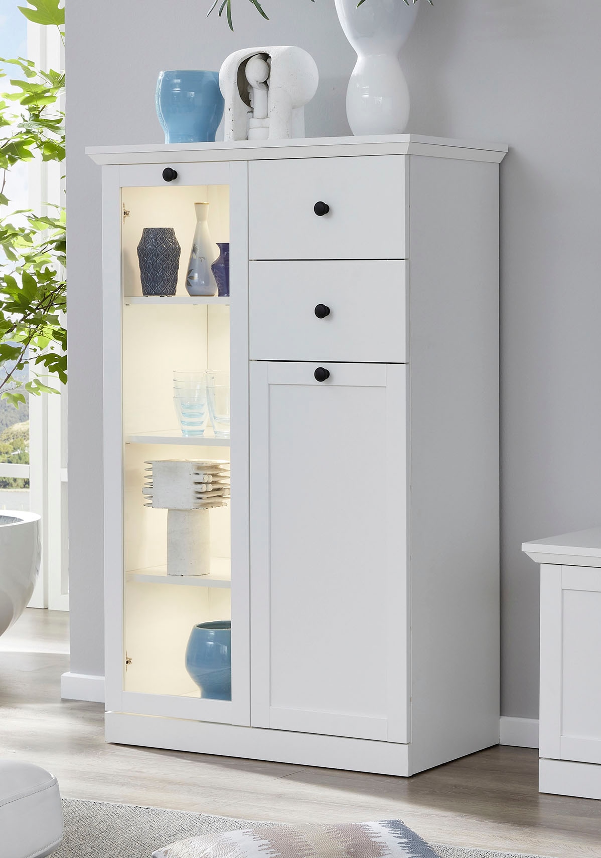 Home affaire Vitrine »Örebro« zeitloser Landhausstil, mit Vollauszug, Beleuchtung optional