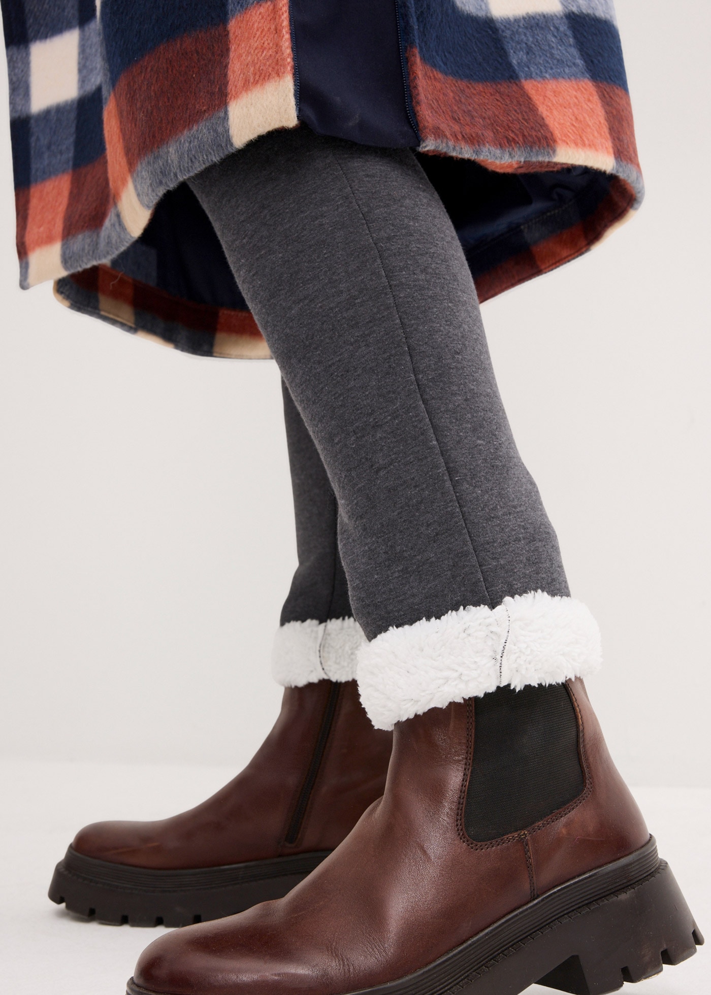 bonprix Umstandsleggings  mit hellem Teddyfleece gefüttert, Skinny Fit, mit breitem Jerseybund