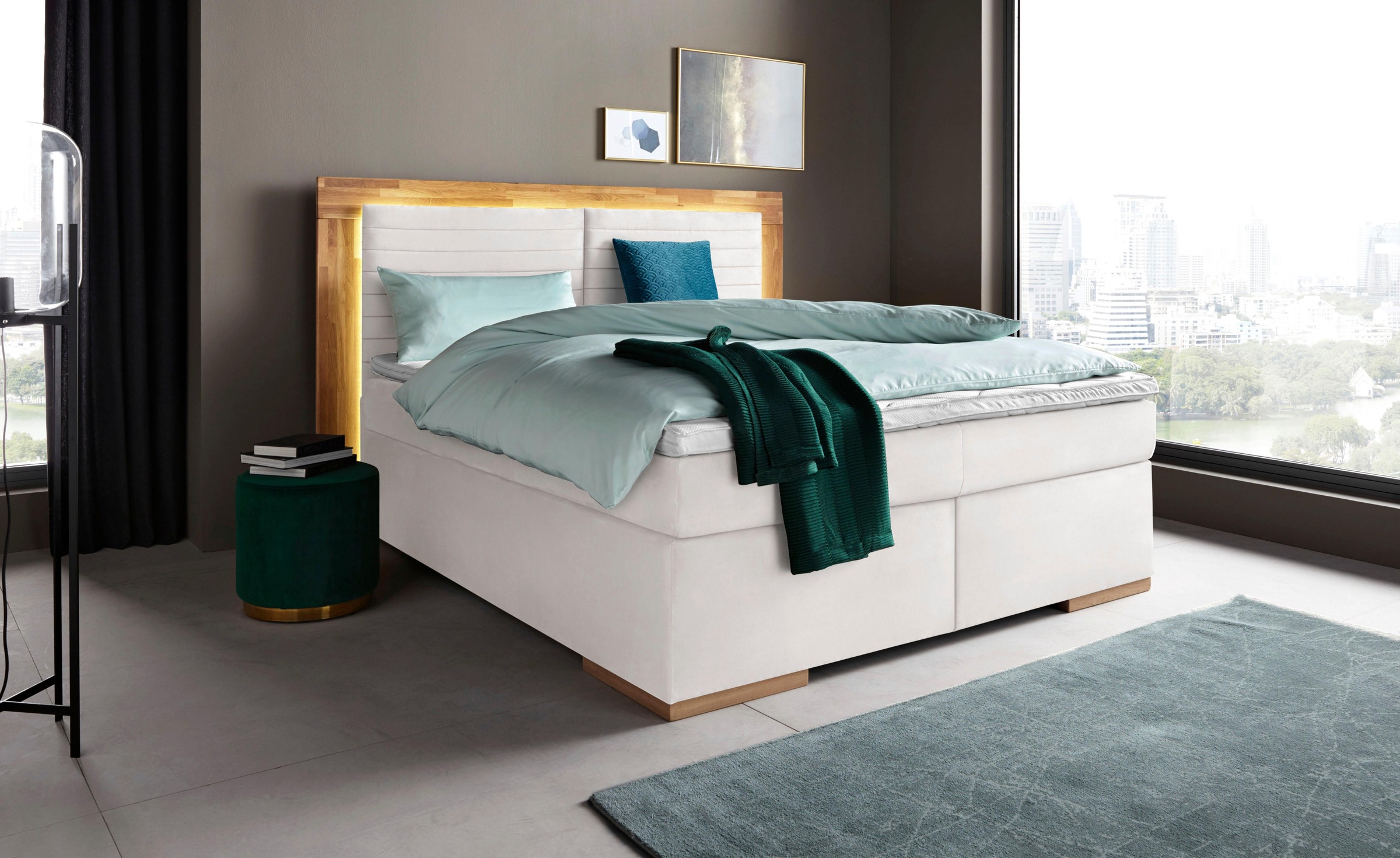 Places of Style Boxspringbett »Cup«, mit LED-Beleuchtung, Massivholzrahmen und Topper, in 2 Härtegraden