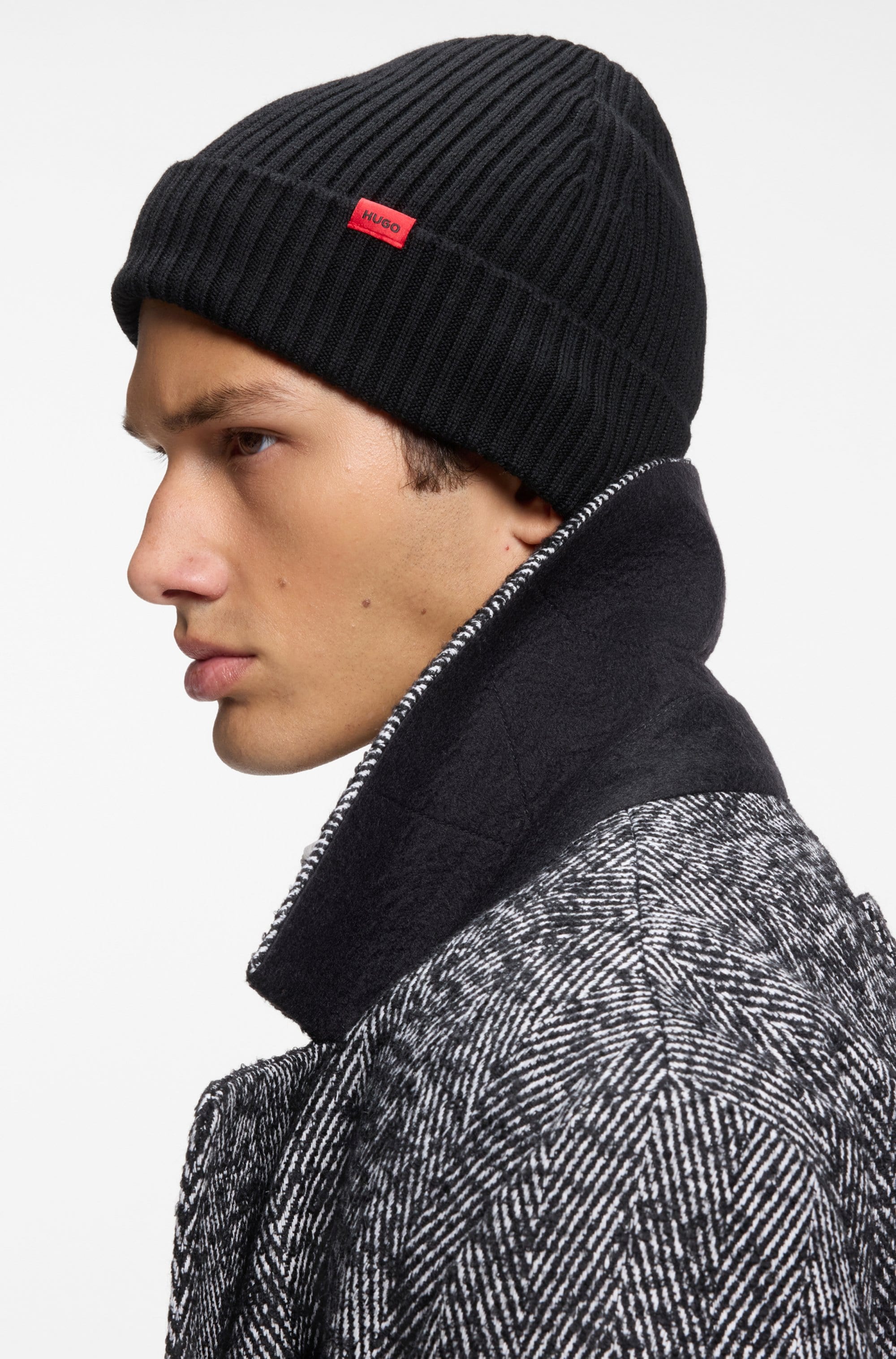 HUGO Beanie »Xola« mit Labelaufnäher, reine Wolle, unisex