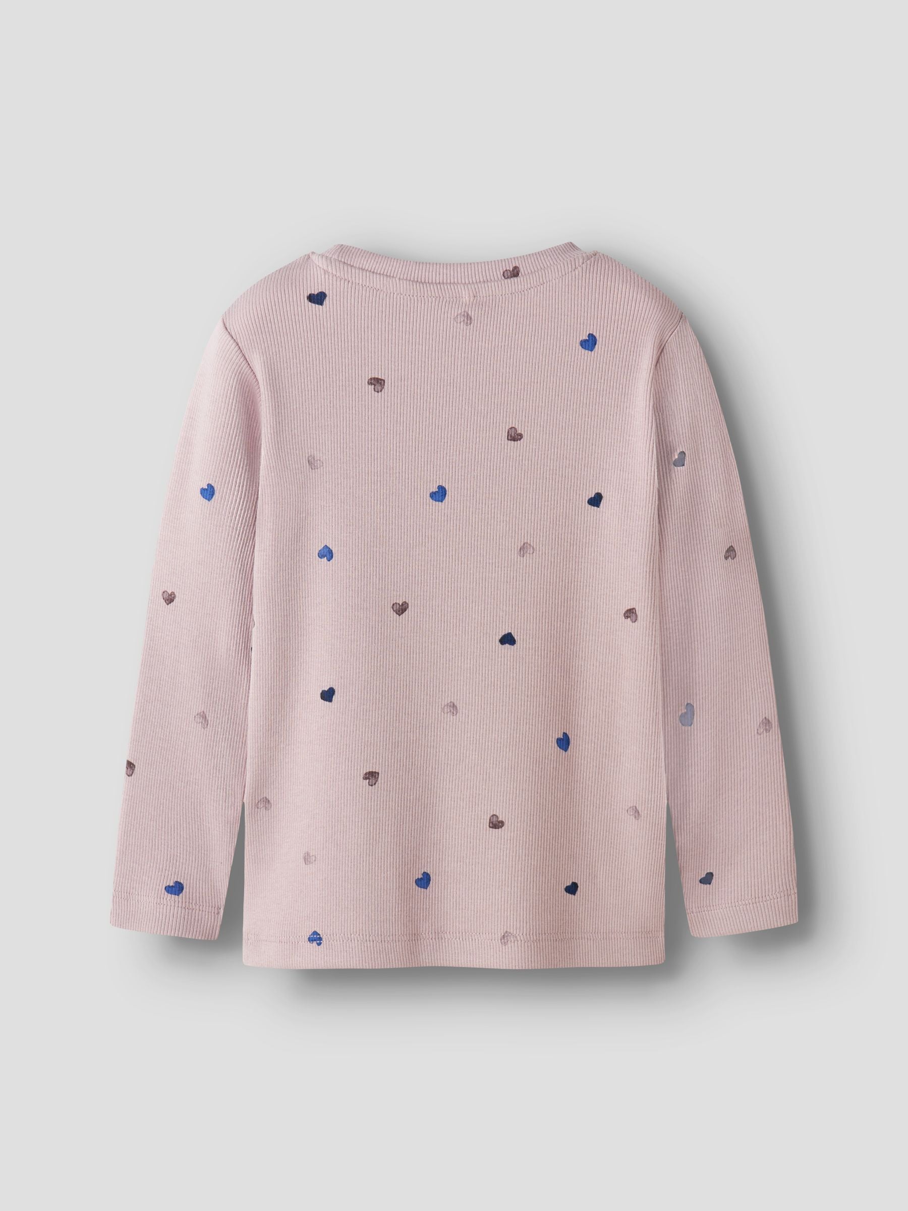 Name It Langarmshirt »NMFNUTTI LS TOP NOOS« mit tollem Herzchen-Alloverprint