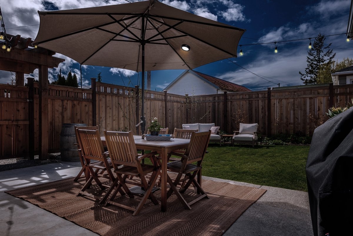 LUXFORM Gartenleuchte »Luxform Umbrella Light Camden« LED-Modul 1 Stk. Warmweiß LED-Gartenleuchte, Solarenergie, inkl. Fernbedienung, Timerfunktion