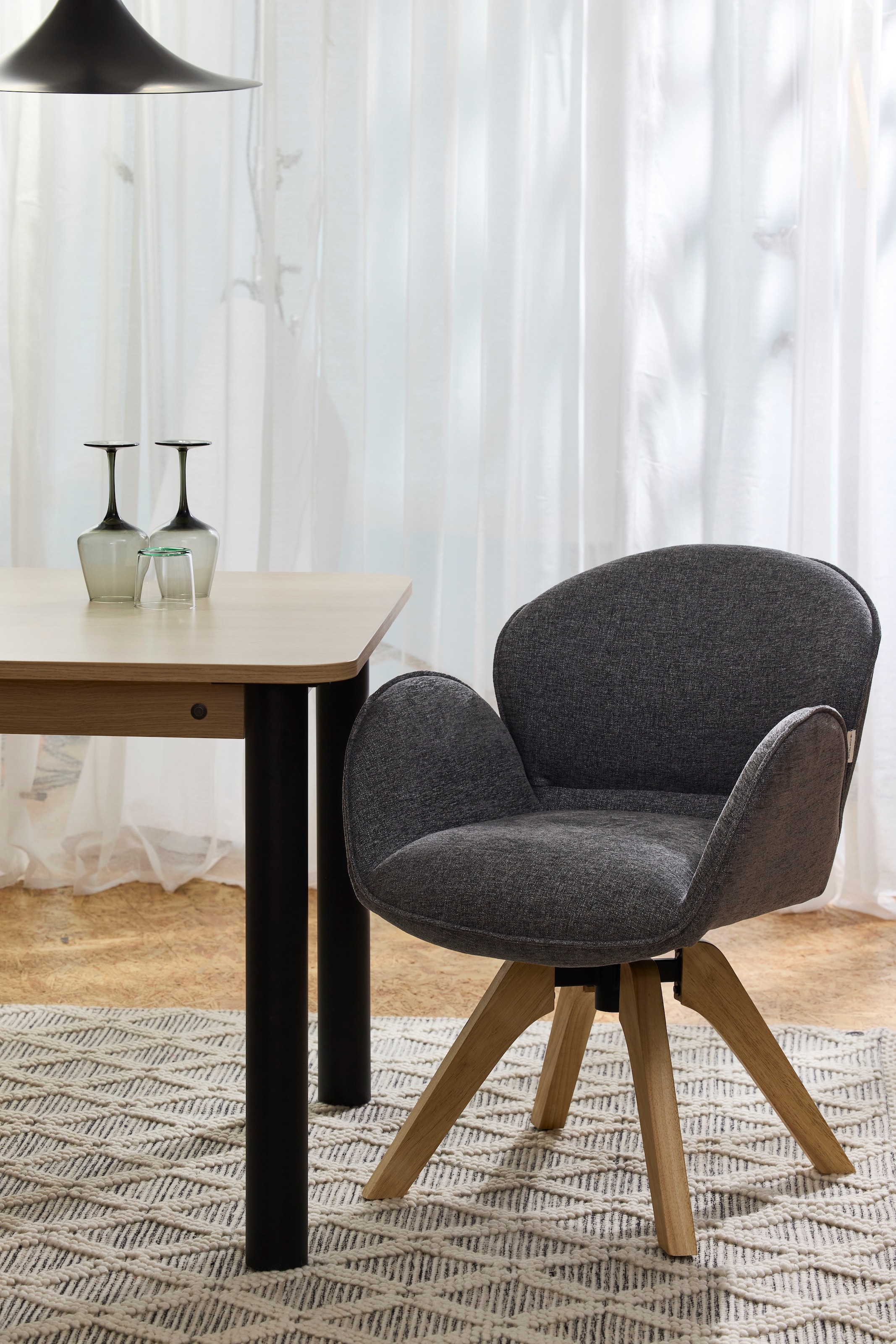 TOM TAILOR HOME Armlehnstuhl »WINGS ARMCHAIR«, (Set), 2 St., Chenille, mit Armlehnen, drehbar, Rückholfunktion, Massivholzgestell