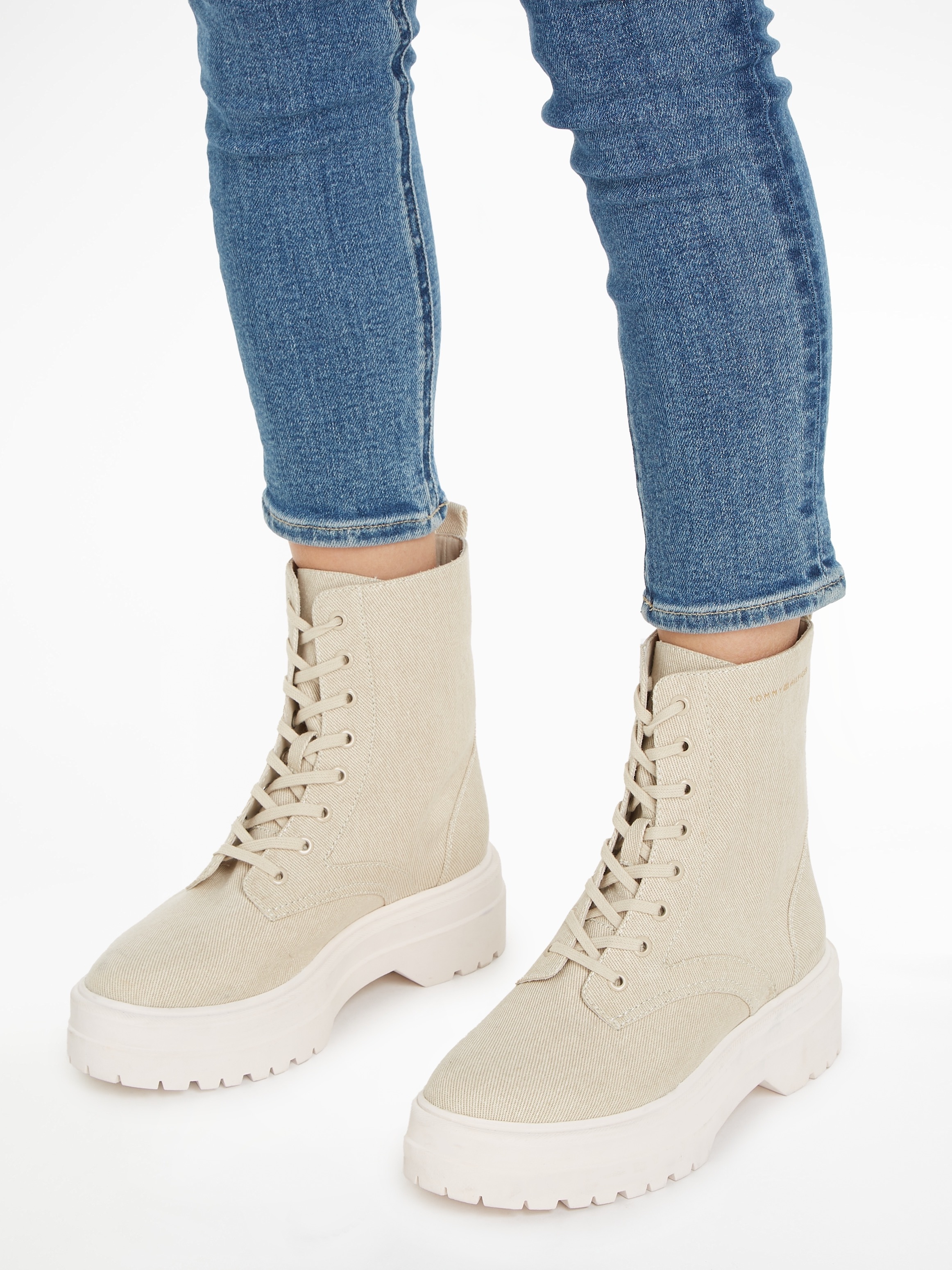 Tommy Hilfiger Schnürboots »FEMININE ESSENTIAL CANVAS BOOT«, mit Profilsohle
