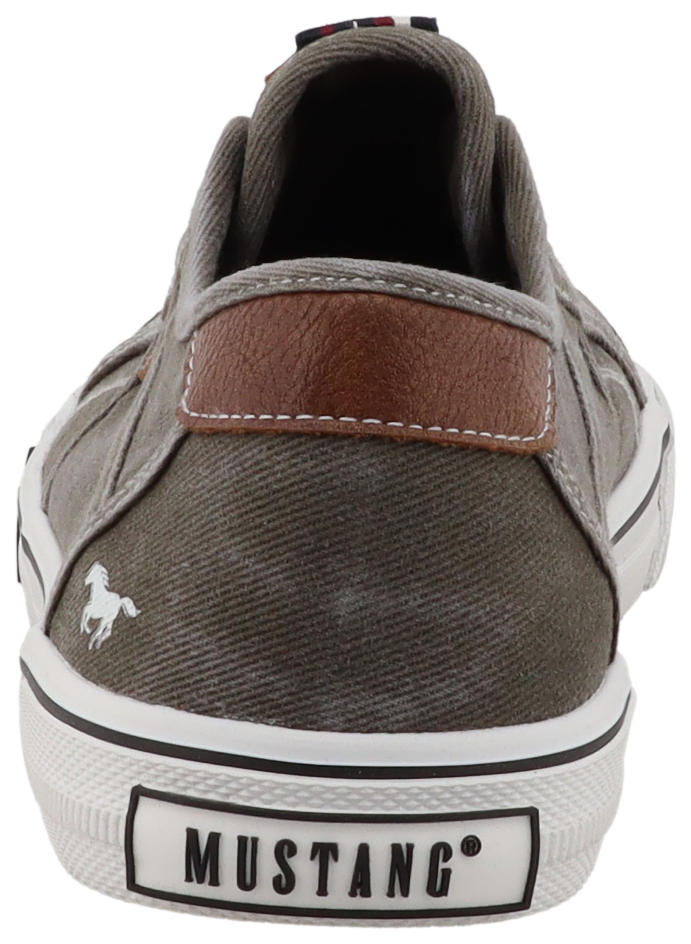Mustang Shoes Slip-On Sneaker »Ignazio«  Slipper, Freizeitschuh, Halbschuh mit Logo-Aufnähern