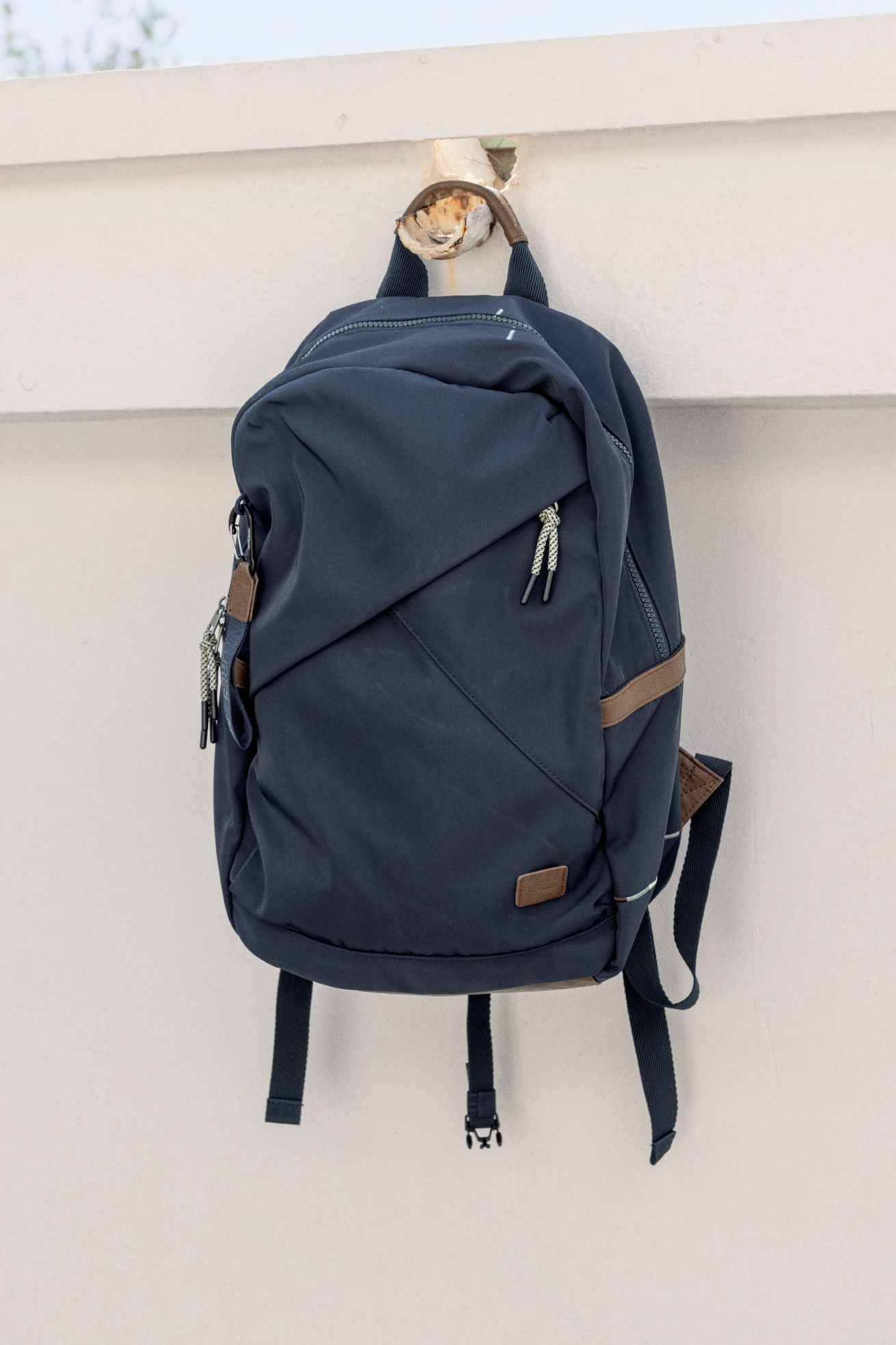 camel active Rucksack »Aurum« aus recyceltem Polyester in Nylonstruktur, leicht & mit feinen Details