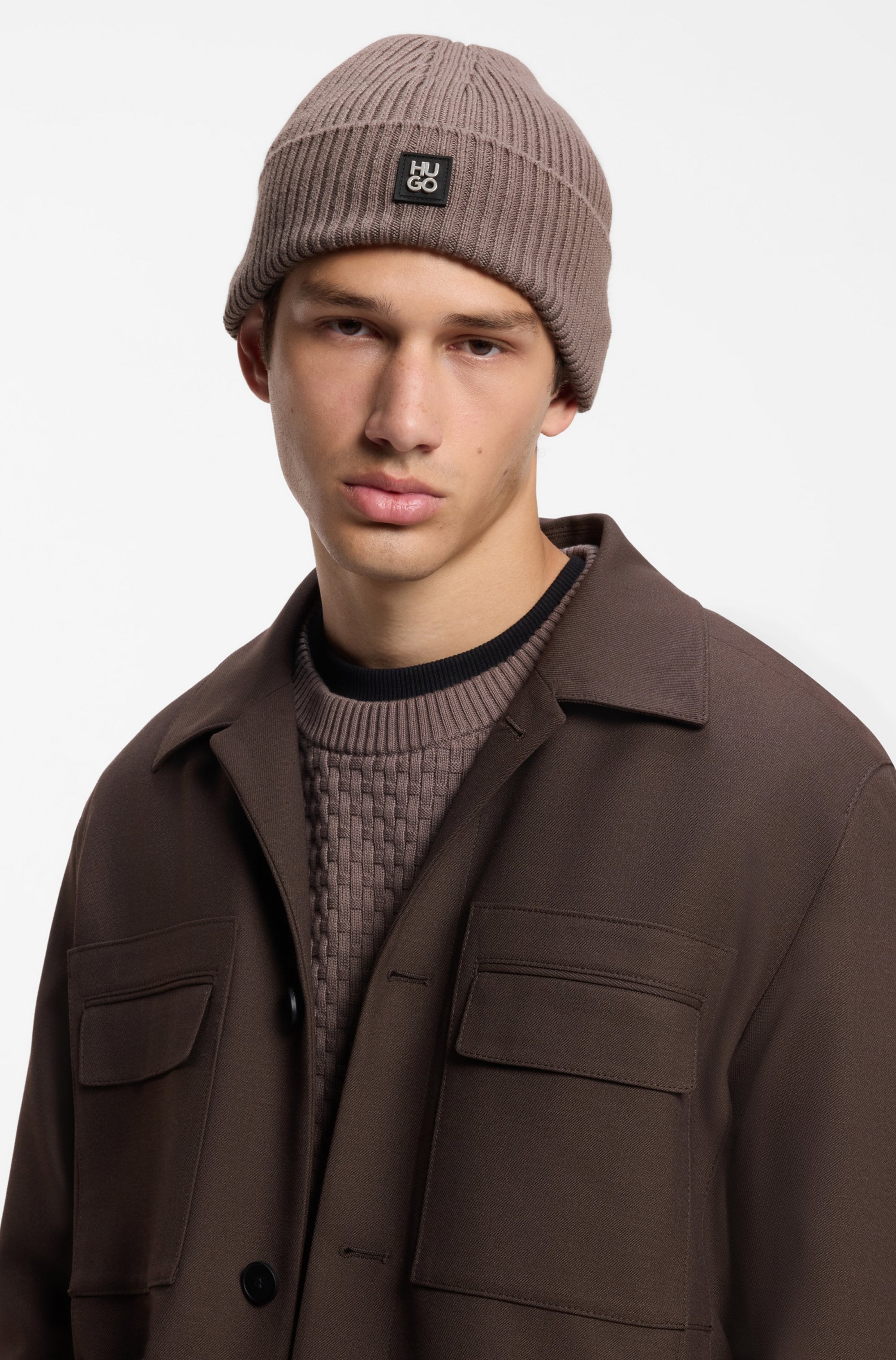 HUGO Strickmütze »Xola Metal« mit Stack-Label, unisex
