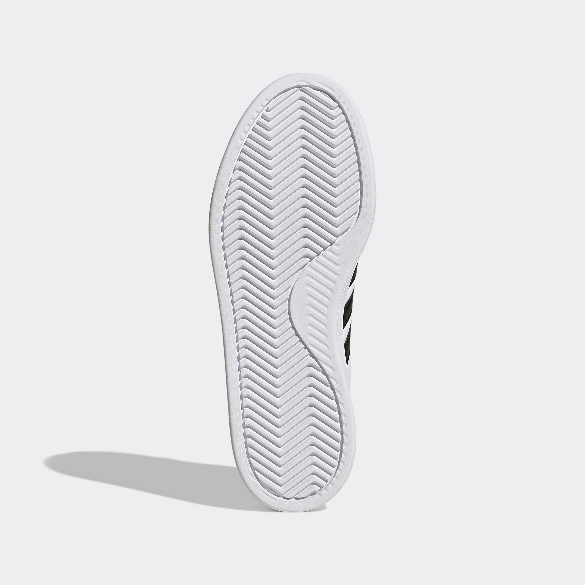 adidas Sportswear Sneaker »GRAND COURT CLOUDFOAM LIFESTYLE COURT COMFORT«, Design auf den Spuren des adidas Superstar