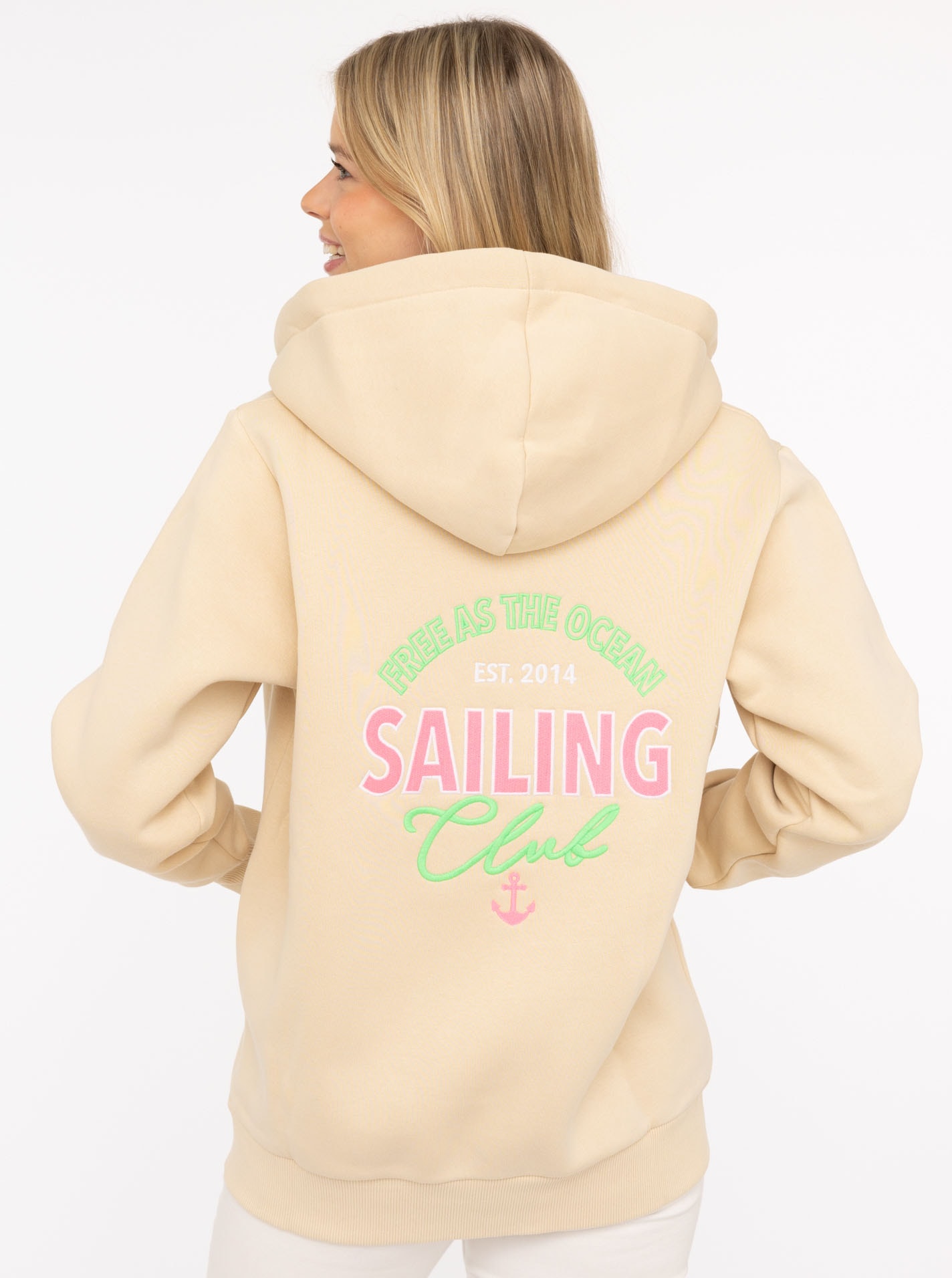 Zwillingsherz Kapuzensweatjacke »"Sailing Club"«, Kapuzensweatjacke mit großer SAILING Applikation am Rücken und Tasche
