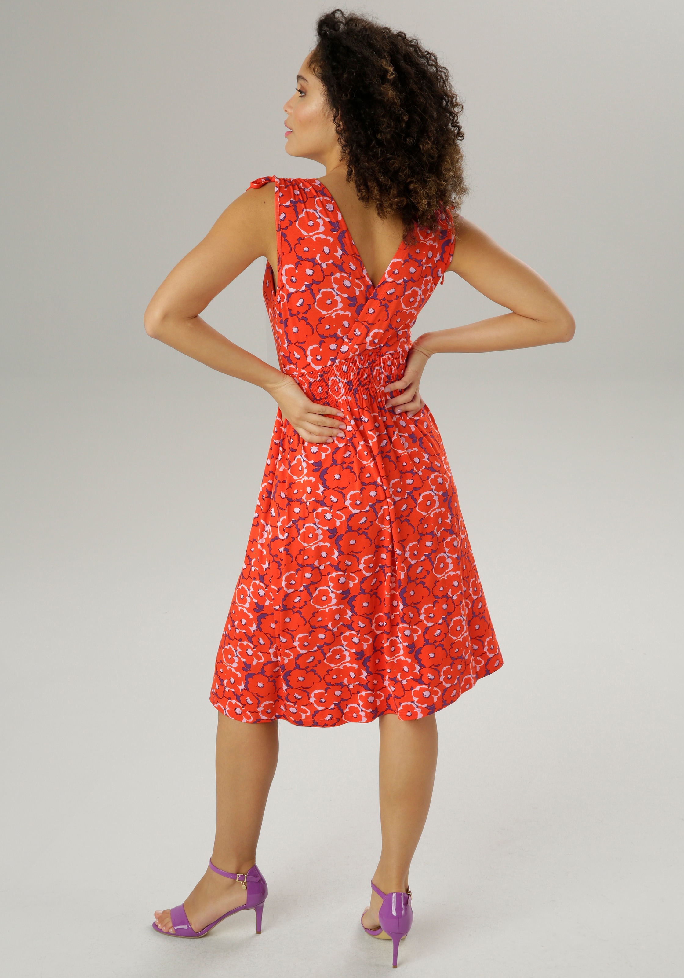 Aniston SELECTED Sommerkleid mit breiten Trägern zum Raffen