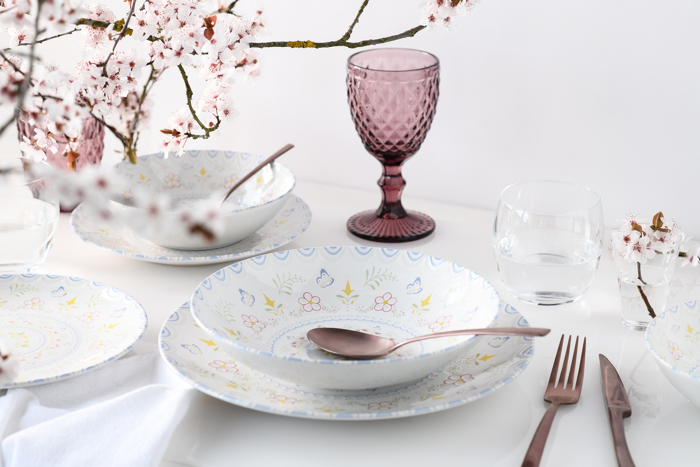 CreaTable Teller-Set »Primavera Pastell, Teller Set 12-tlg.« Vollflächig dekoriert, Schmetterlingsmotive, Zarte Pastelltöne