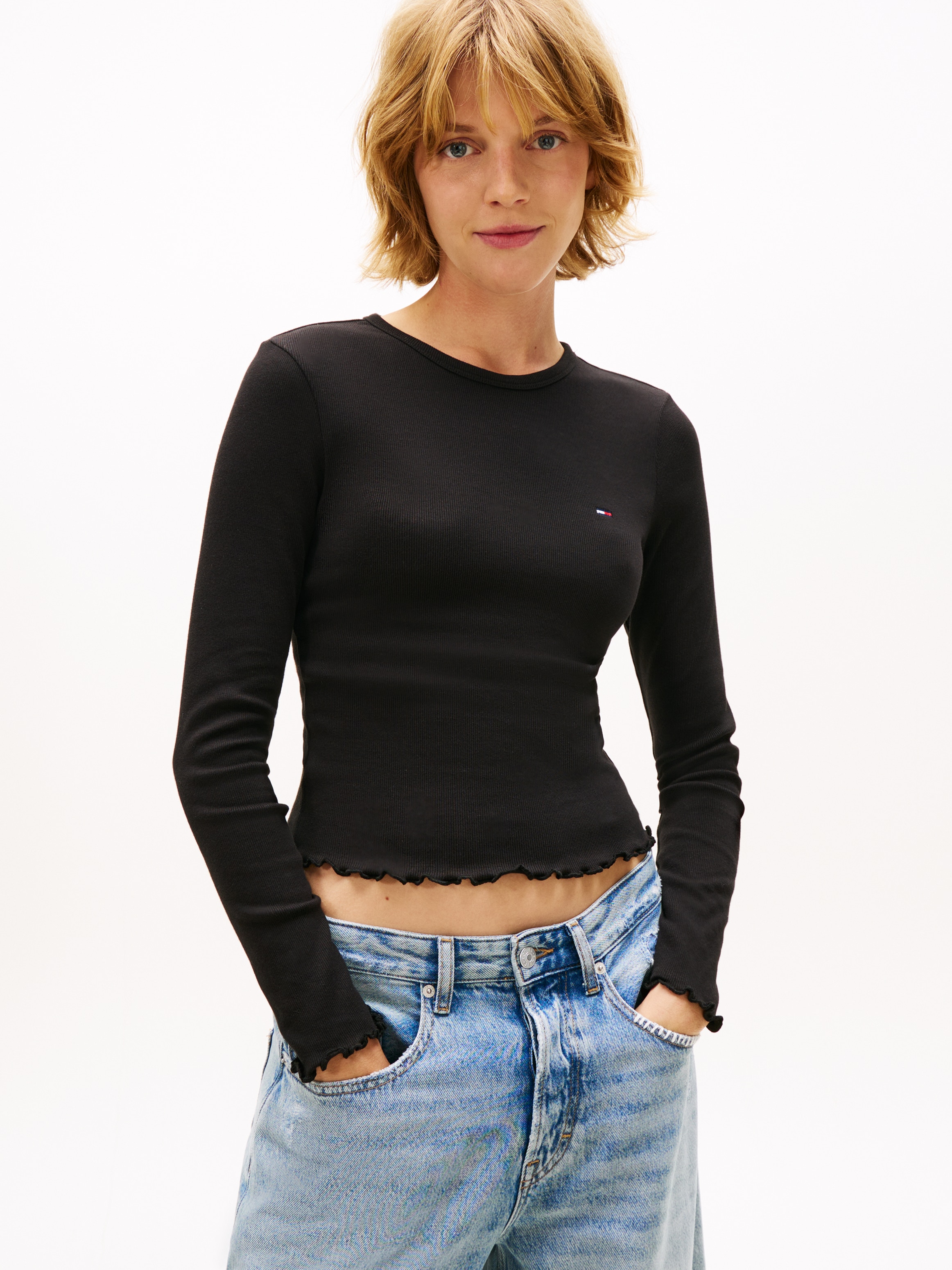 Tommy Jeans Langarmshirt »TJW SLIM SH LETTUCE EDGE RIB LS« mit gerippter Struktur, gewellter Saum