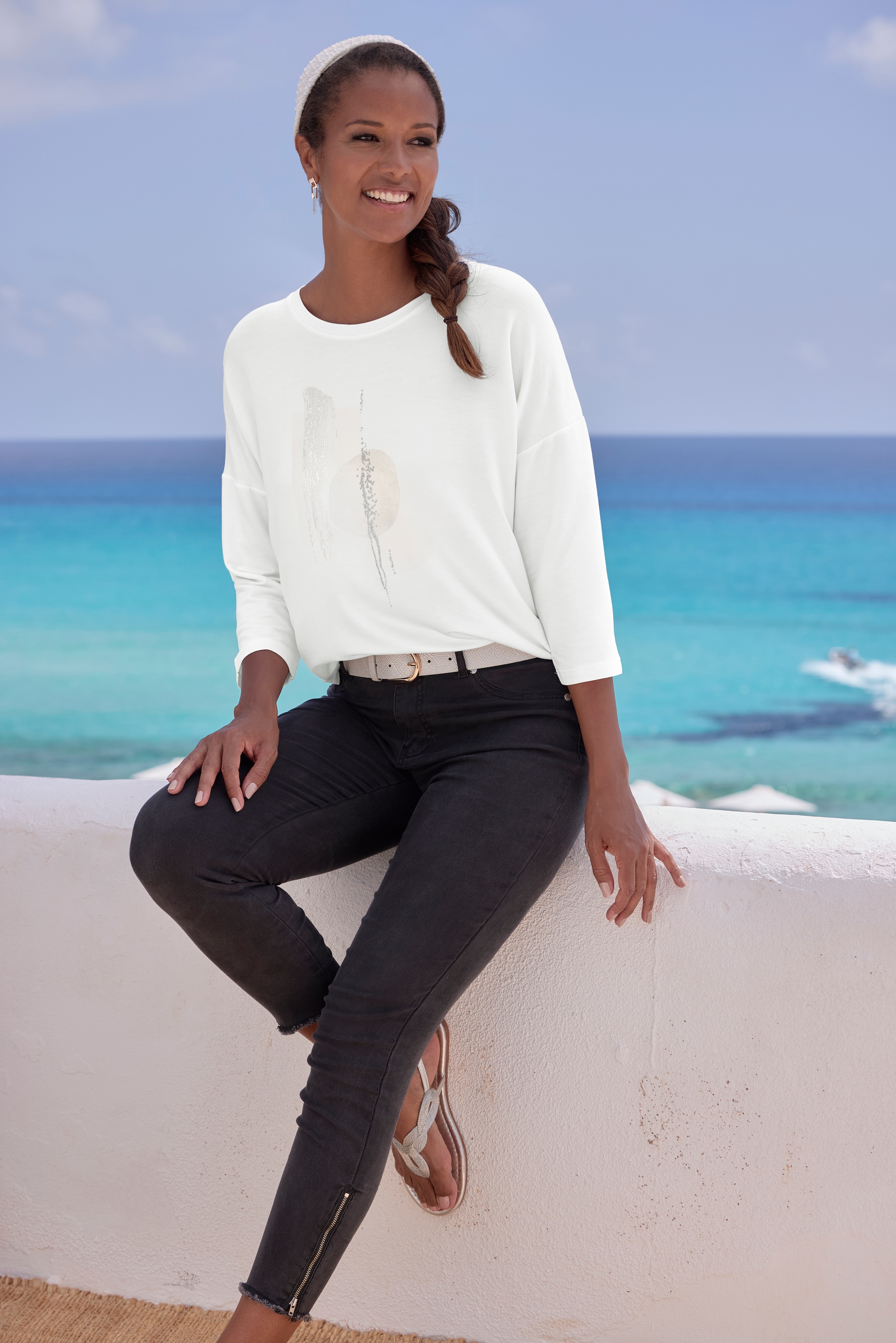 LASCANA 3/4-Arm-Shirt »mit schimmerndem Folienprint« aus hochwertiger French Terry-Qualität aus Viskose