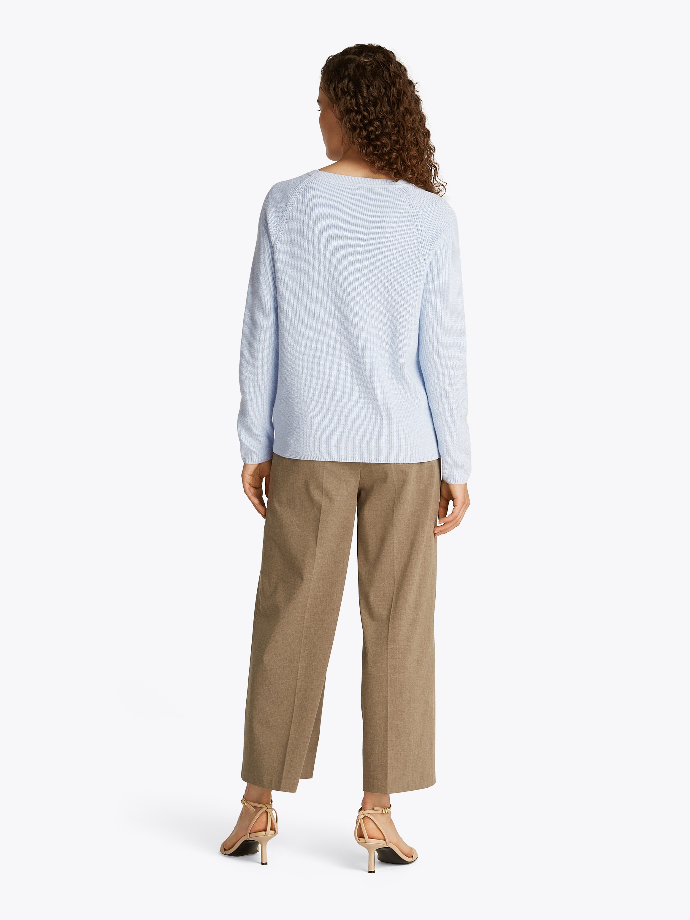 Tommy Hilfiger Strickpullover »CO CARDI FINE GG LS BOAT-NK SWT«, mit Raglanärmel, Logostickerei