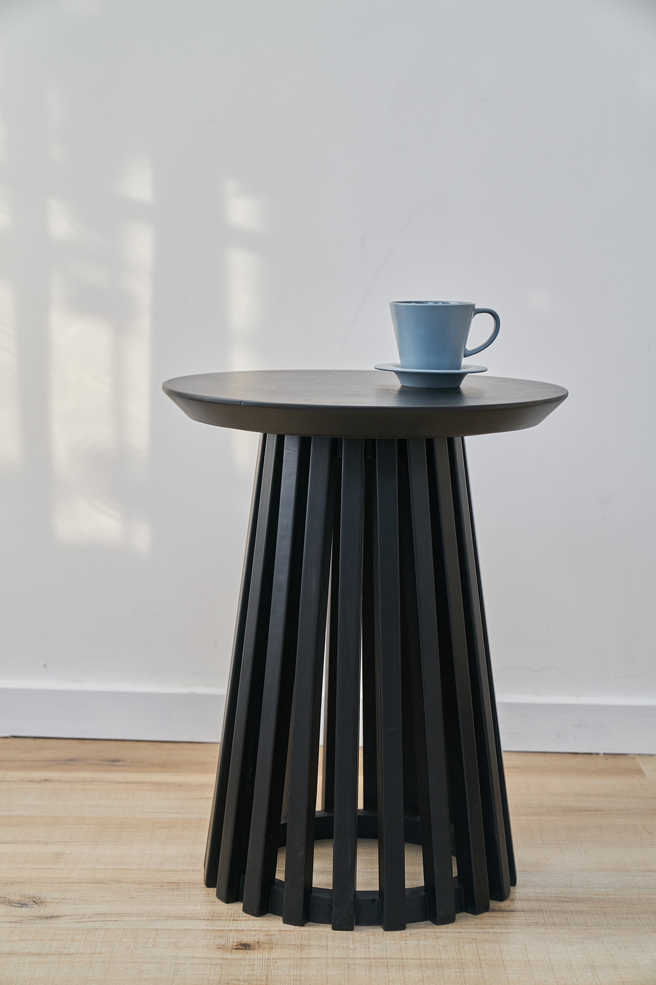 SIT Beistelltisch, auch als Hocker verwendbar, Platte mit schweizer Kante