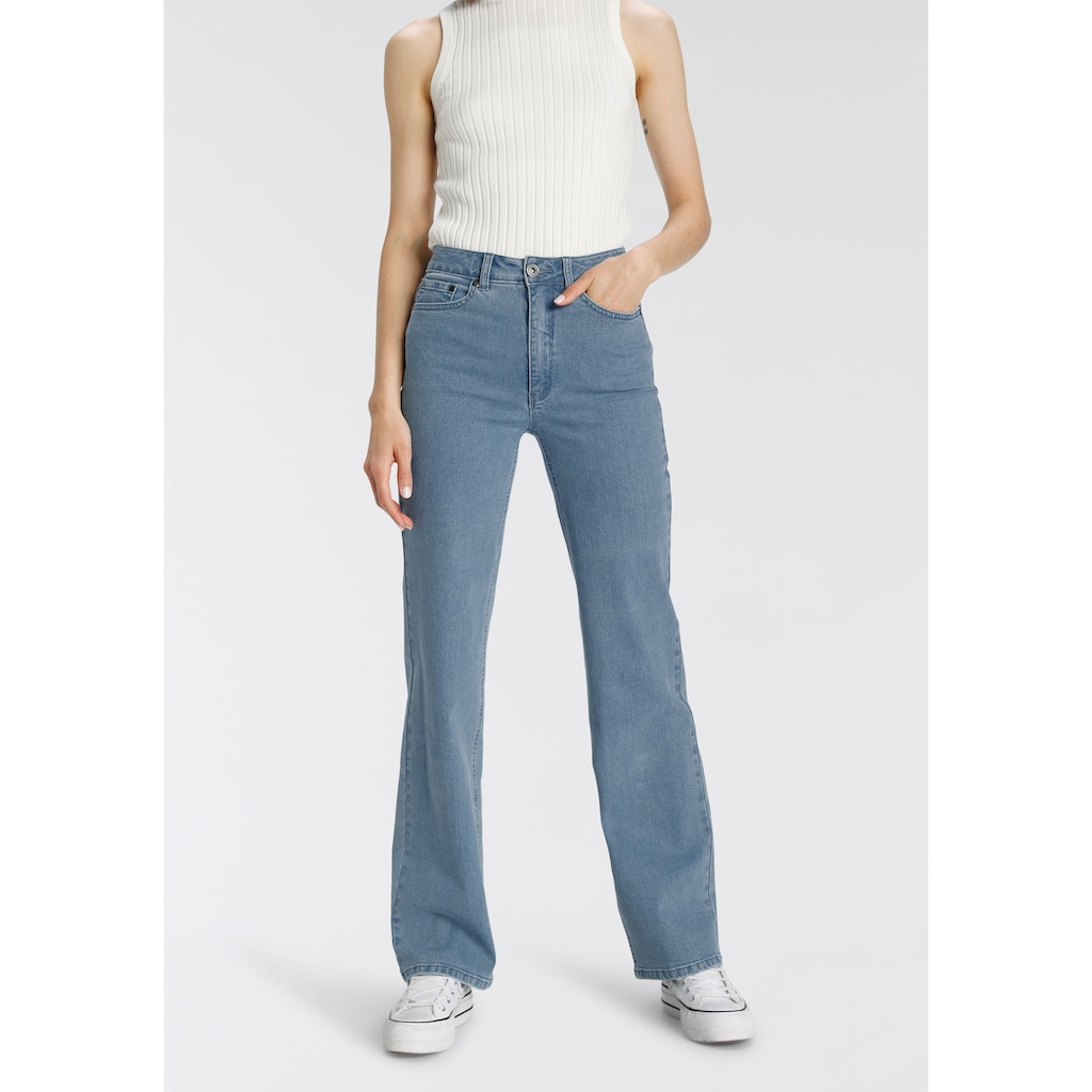 AJC High-waist-Jeans in gerader Form mit weicher anschmiegsamer Denim-Qualität AJC High-waist-Jeans in gerader Form mit weicher anschmiegsamer Denim-Qualität
