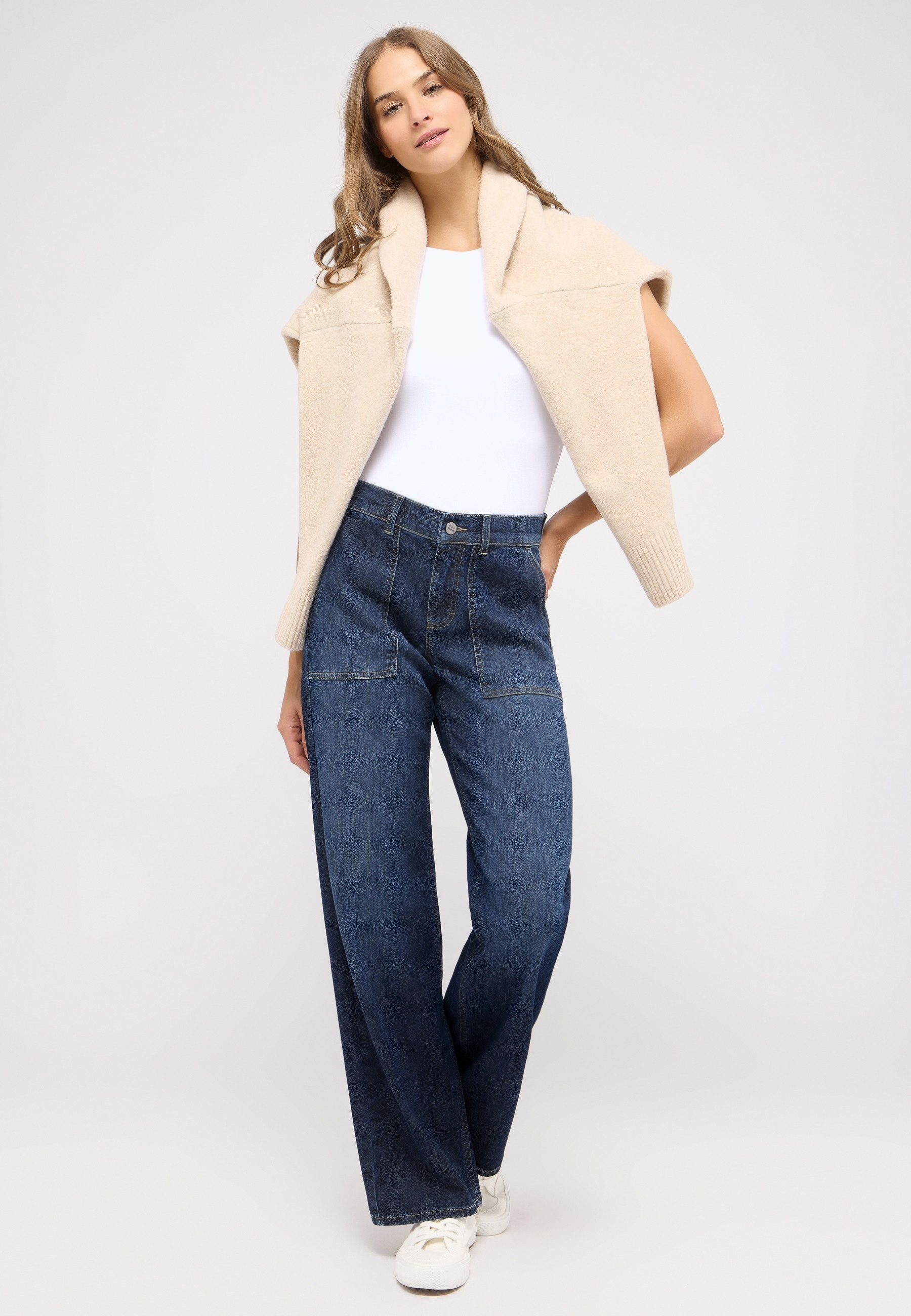 ANGELS Relax-fit-Jeans »LIZ WORKER«, mit großen Vordertaschen und Fade-Out Effekten