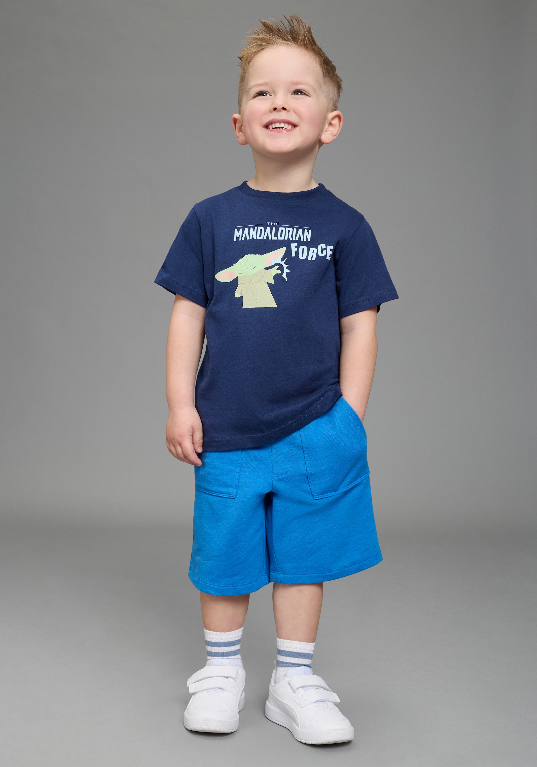 KIDSWORLD T-Shirt »STAR WARS: MADALORIAN - Disney Shirt« MANDALORIAN Shirt für Jungen, Kurzarm, bedruckte Optik, aus Baumwolle