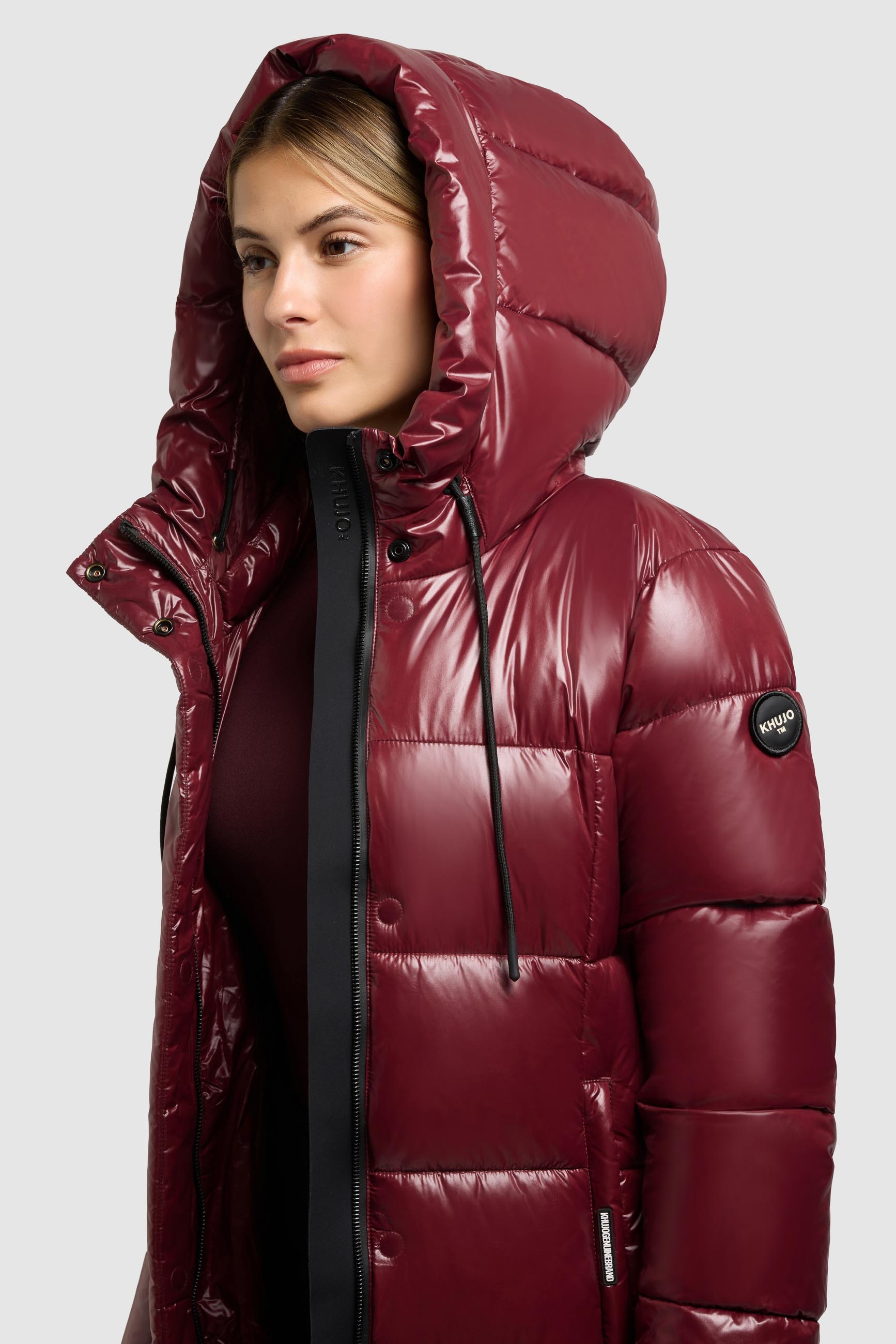 khujo Steppmantel »WILLA«, praktische Seitenschlitze mit Reißverschluss
