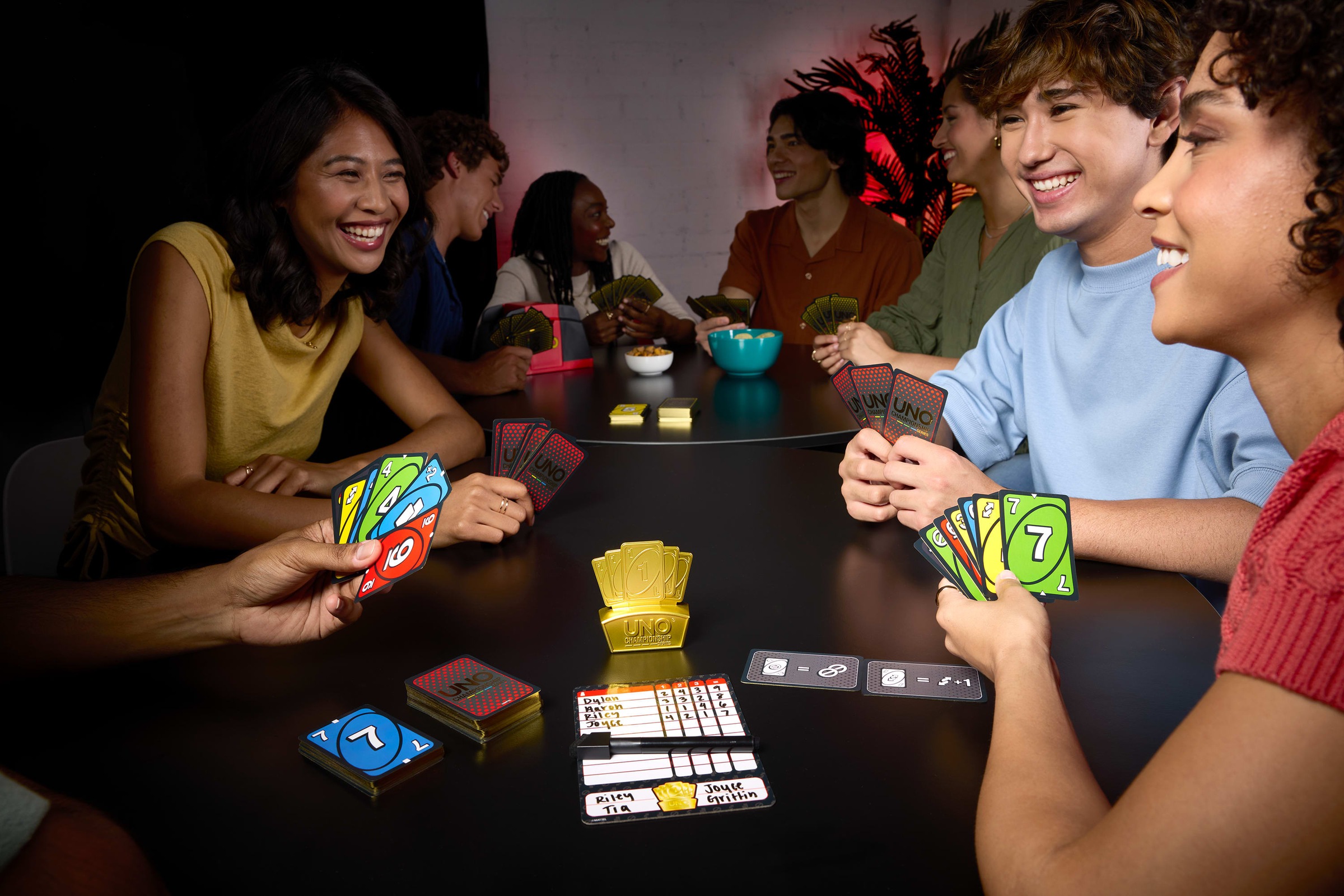 Mattel games Spiel »UNO Championship Turnier-Set« mit 2 Kartendecks
