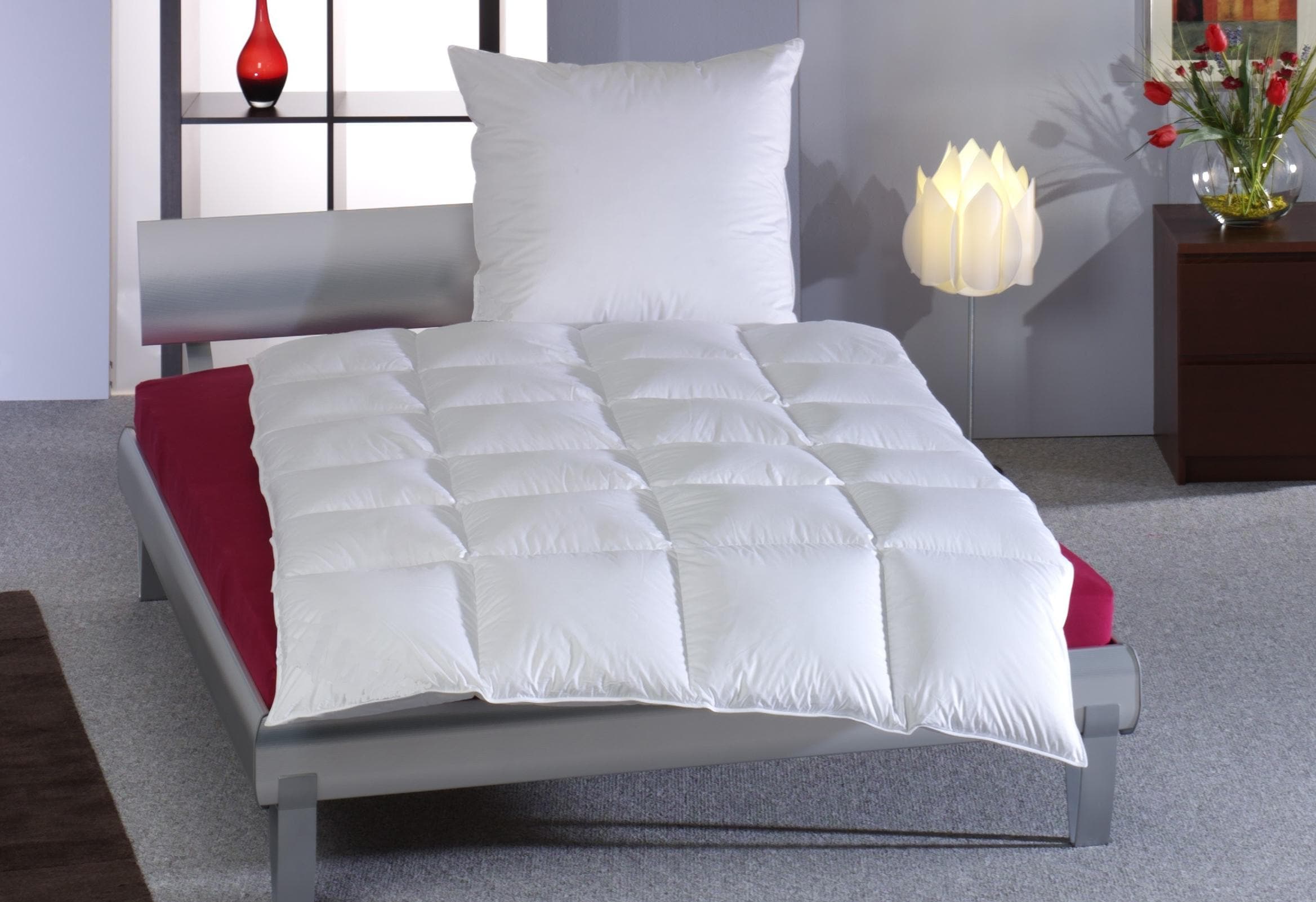 Haeussling Daunenbettdecke "Swiss Royal, Bettdecken für Sommer und Winter, Ganzjahresdecke, Decke" warm Füllung 90Daunen10Federn 1 Stk. tlg. Bettdecke 135x200 cm, 155x220 cm & weitere Größen, Made in Germany