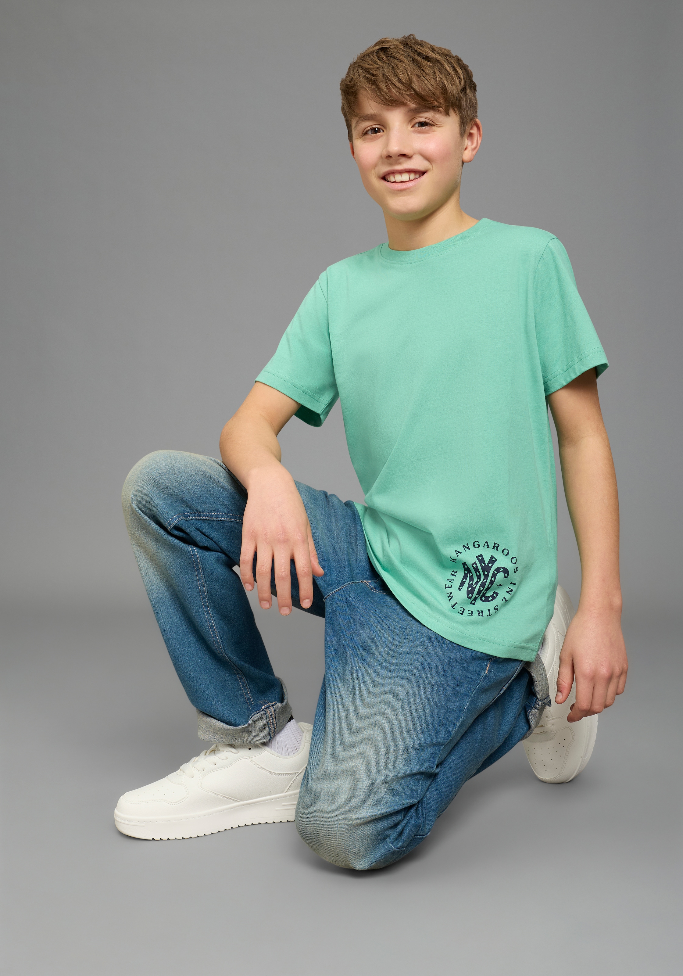 KangaROOS T-Shirt »Kangaroos 2er Pack T-Shirts« Packung, 2, 2 tlg. Basic Passform, mit Rundhalsausschnitt, bedruckt, aus Baumwolle