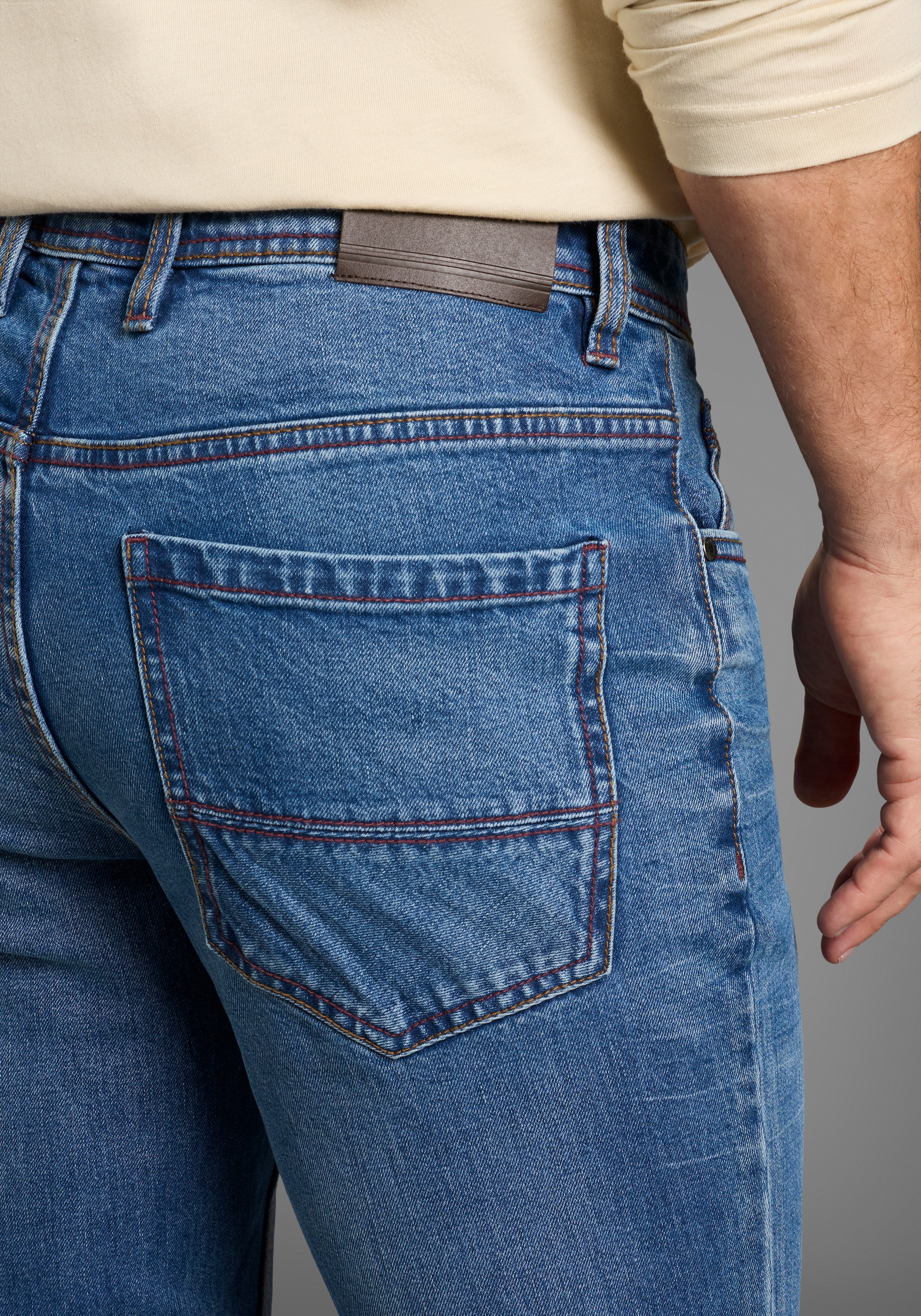 Arizona Straight-Jeans gerader Schnitt, mit Eingrifftaschen, Gesäßtaschen und Coinpocket