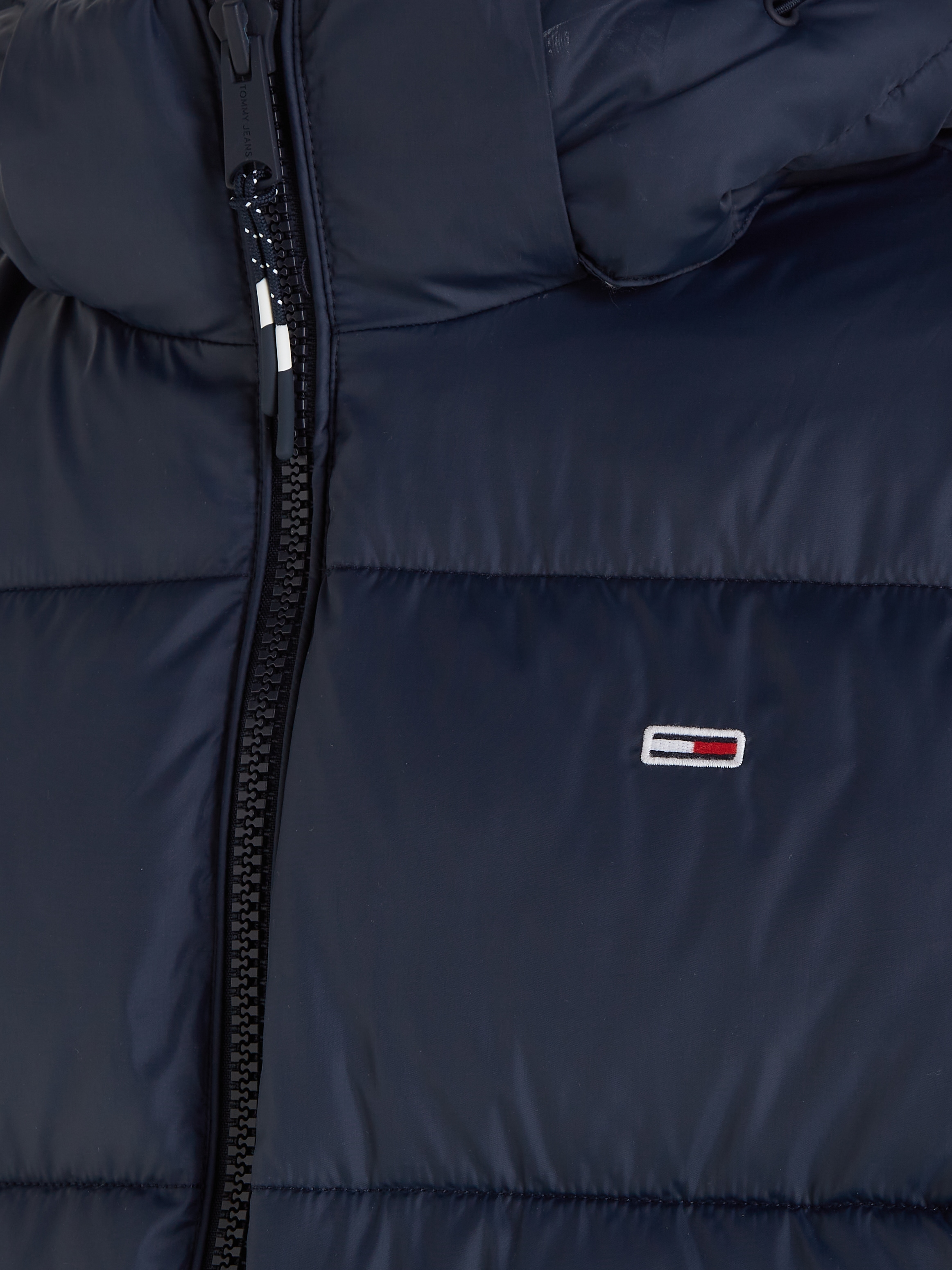 Tommy Jeans Steppjacke »TJM ESSENTIAL PUFFER JACKET«, mit Kapuze, mit Logoschriftzug in der Kapuze