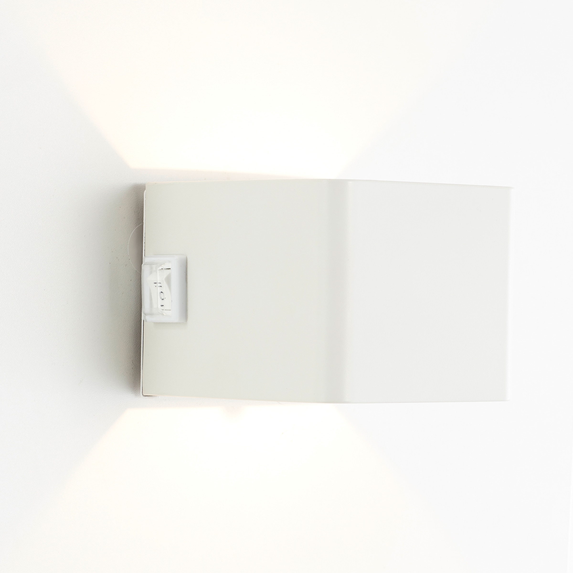 Brilliant Außen-Wandleuchte »Iseo - portable Akkuleuchte inkl. Magnetplatte« LED-Modul 1 Stk. Warmweiß Akku, 300 lm, 3000 K, USB, schwarz, mobile Außenlampe, Wandlampe