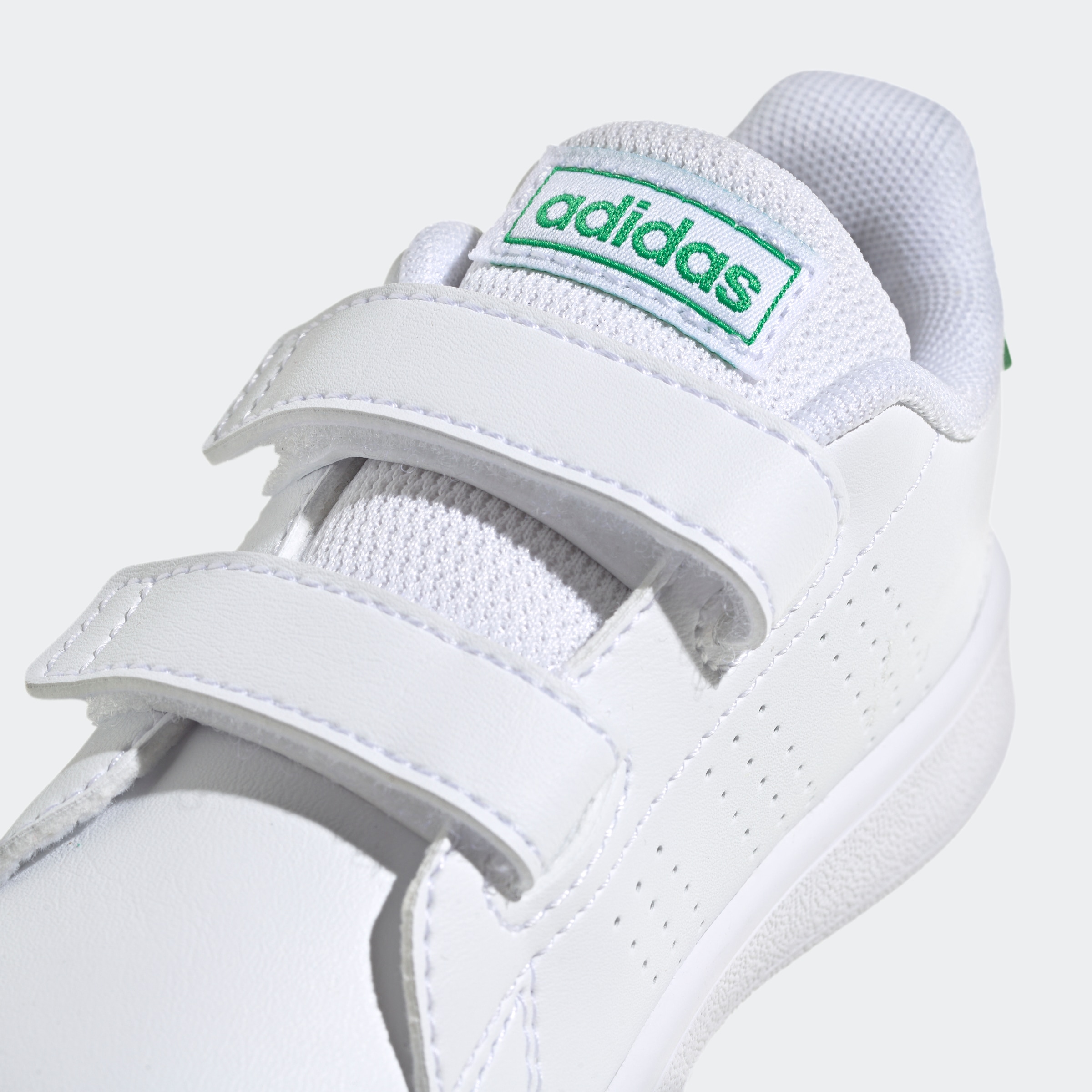 adidas Sportswear Sneaker »ADVANTAGE LIFESTYLE COURT TWO HOOK-AND-LOOP«  Design auf den Spuren des adidas Stan Smith, für Kinder