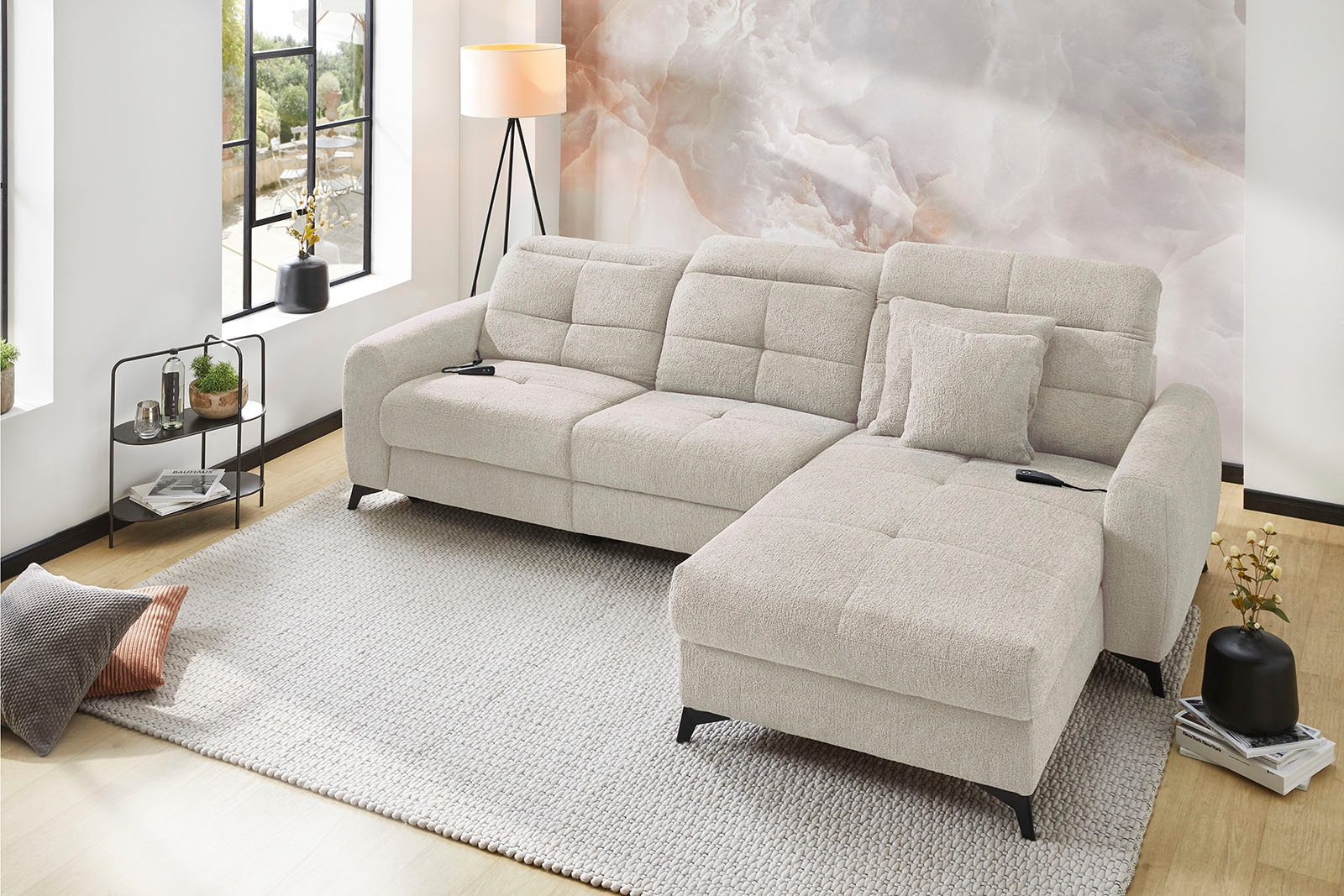 Jockenhöfer Gruppe Ecksofa »Chillout L-Form, B: 288 cm, elektr. Relaxfunktion im Sitz und Ottomane« 140kg Belastbarkeit je Sitz, Kopfteilverstellung & Zierkissen