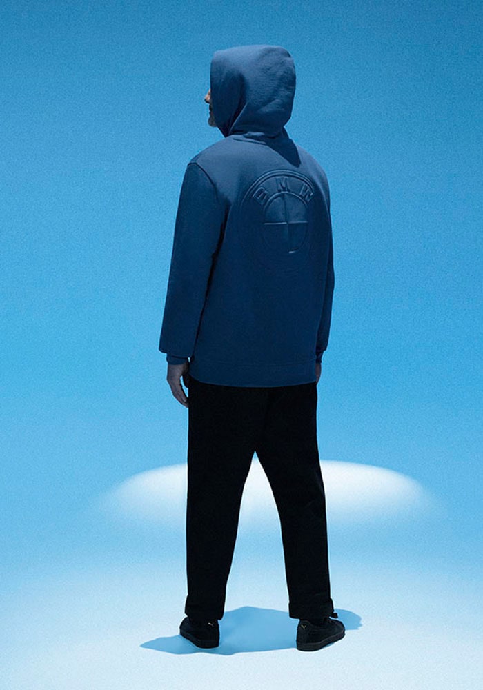 BMW Hoodie mit farbgleichem Logo auf der Rückseite