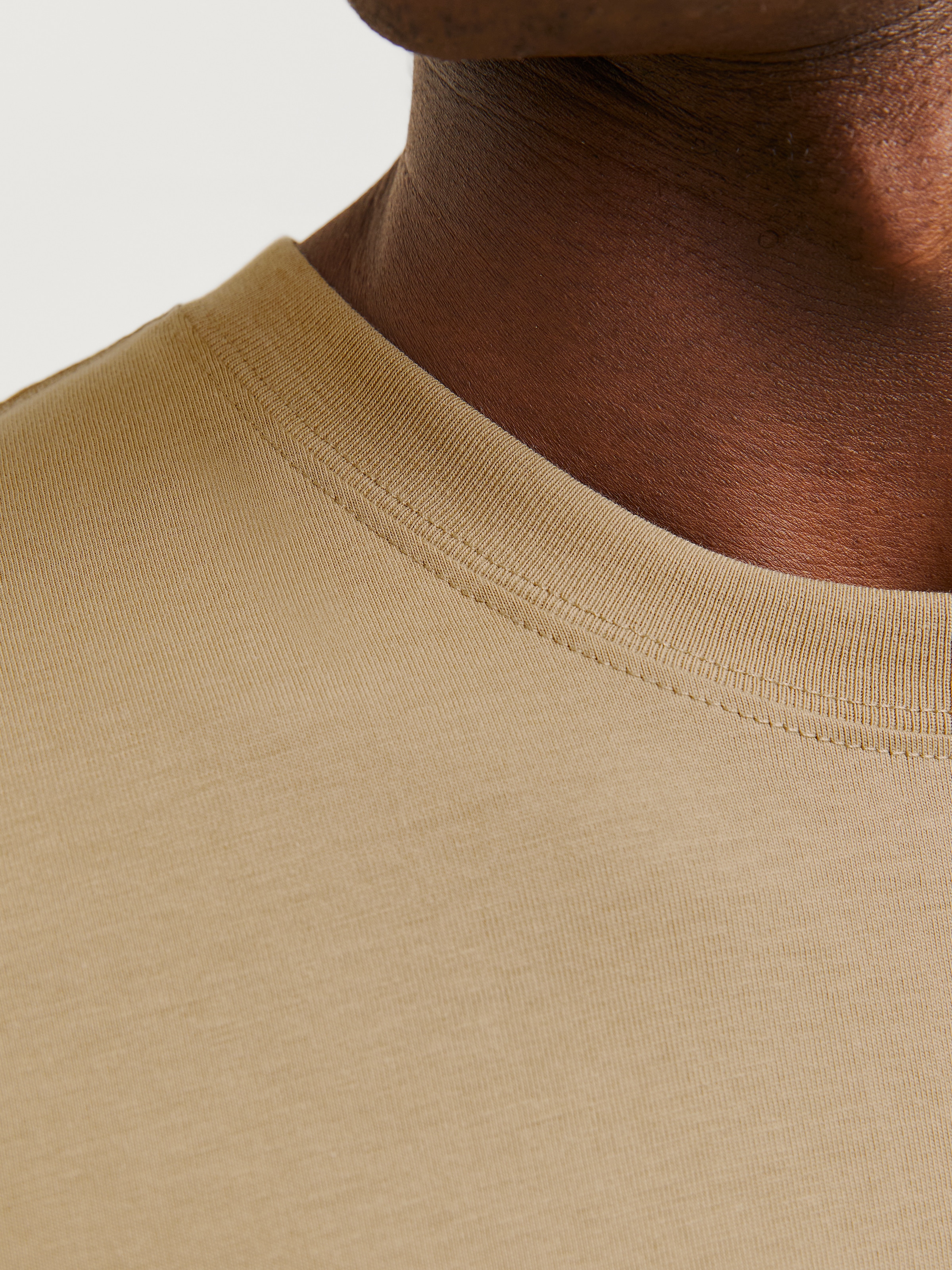 Jack & Jones Rundhalsshirt »JJECHARGE TEE O-NECK NOOS« mit Rundhalsausschnitt