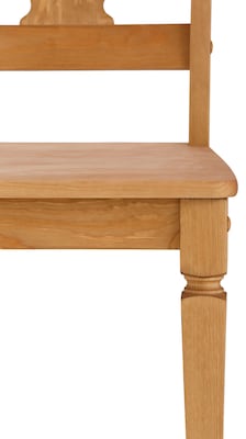 Stuhl aus hellem Holz