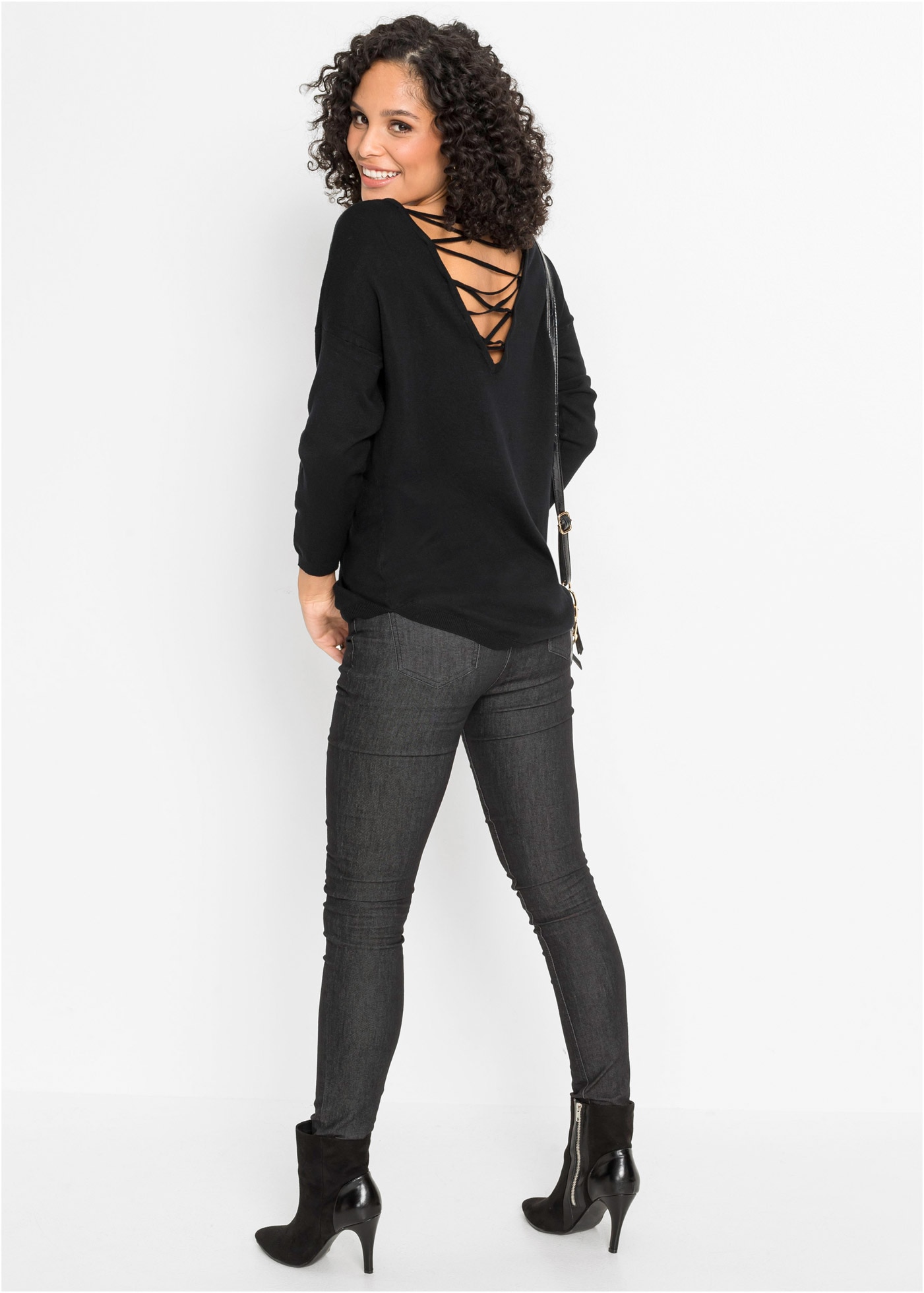 bonprix Strickpullover aus Viskose und Polyamid, gerundeter Saum, bequeme Passform