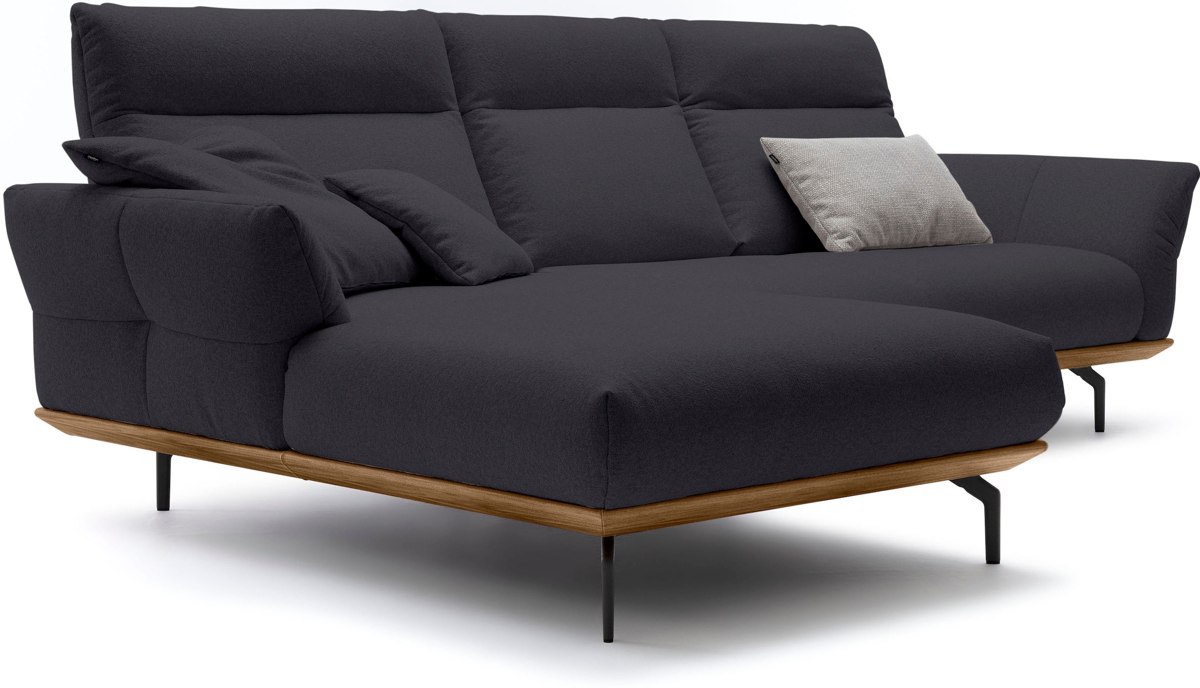 Creation BY ROLF BENZ Ecksofa »CR.460«, Sockel in Nussbaum, Winkelfüße in Umbragrau, Breite 298 cm