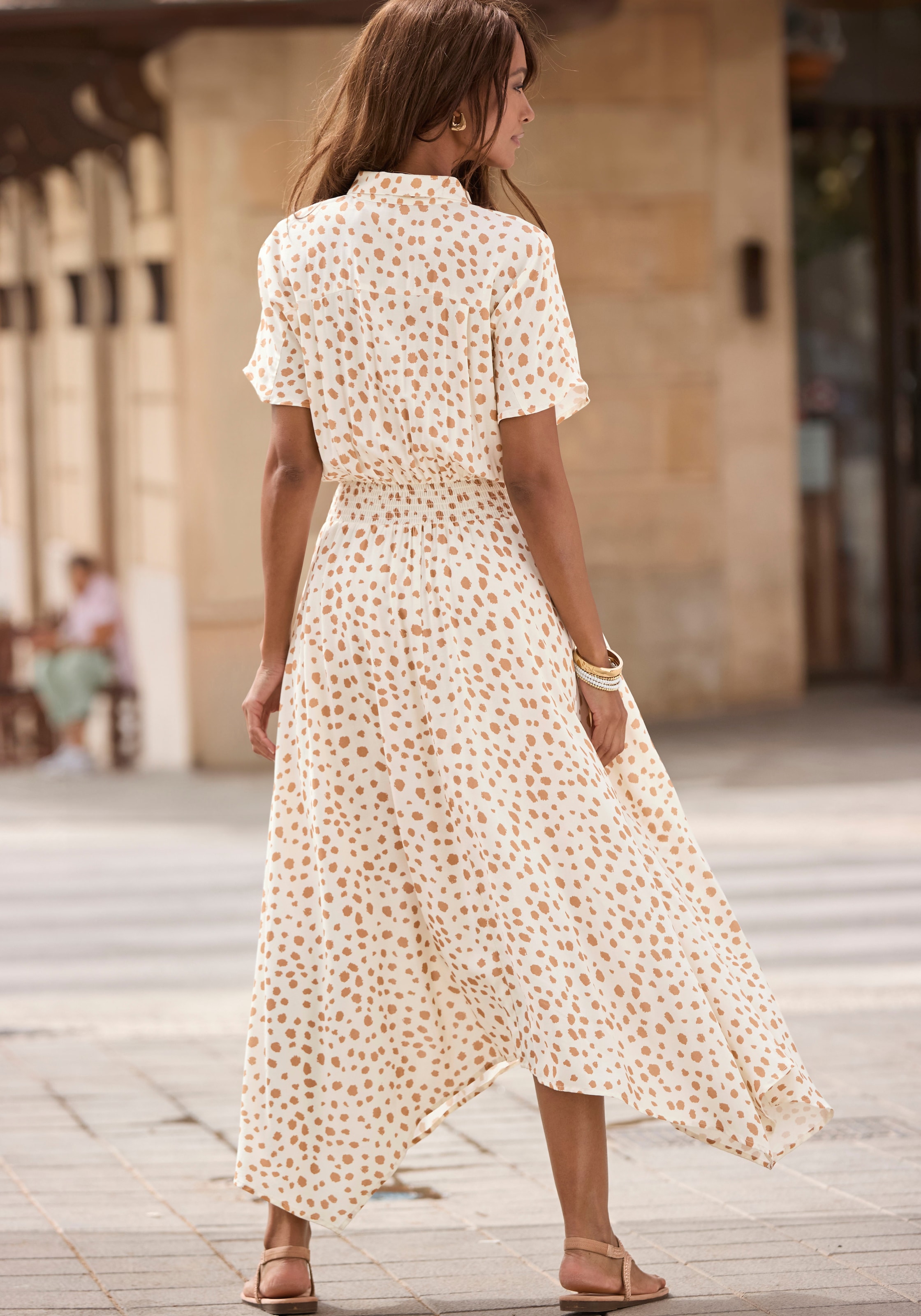 LASCANA Midikleid, mit Punktedruck, asymmetrischer Saum