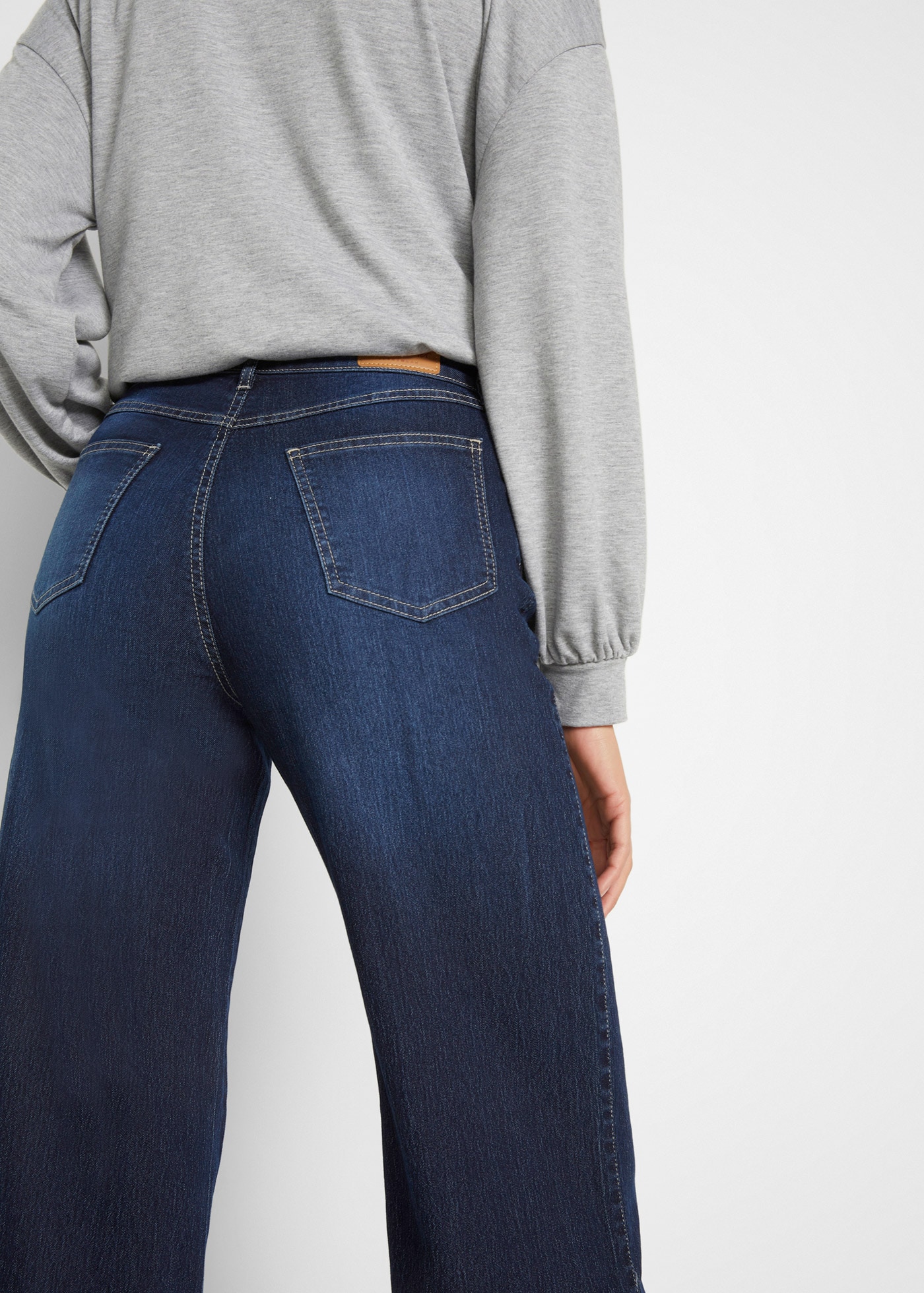 bonprix »Wide Leg Jeans Mid Waist, Stretch« Loose Fit Passform, mit Five-Pocket Style, leicht ausgestelltes Bein