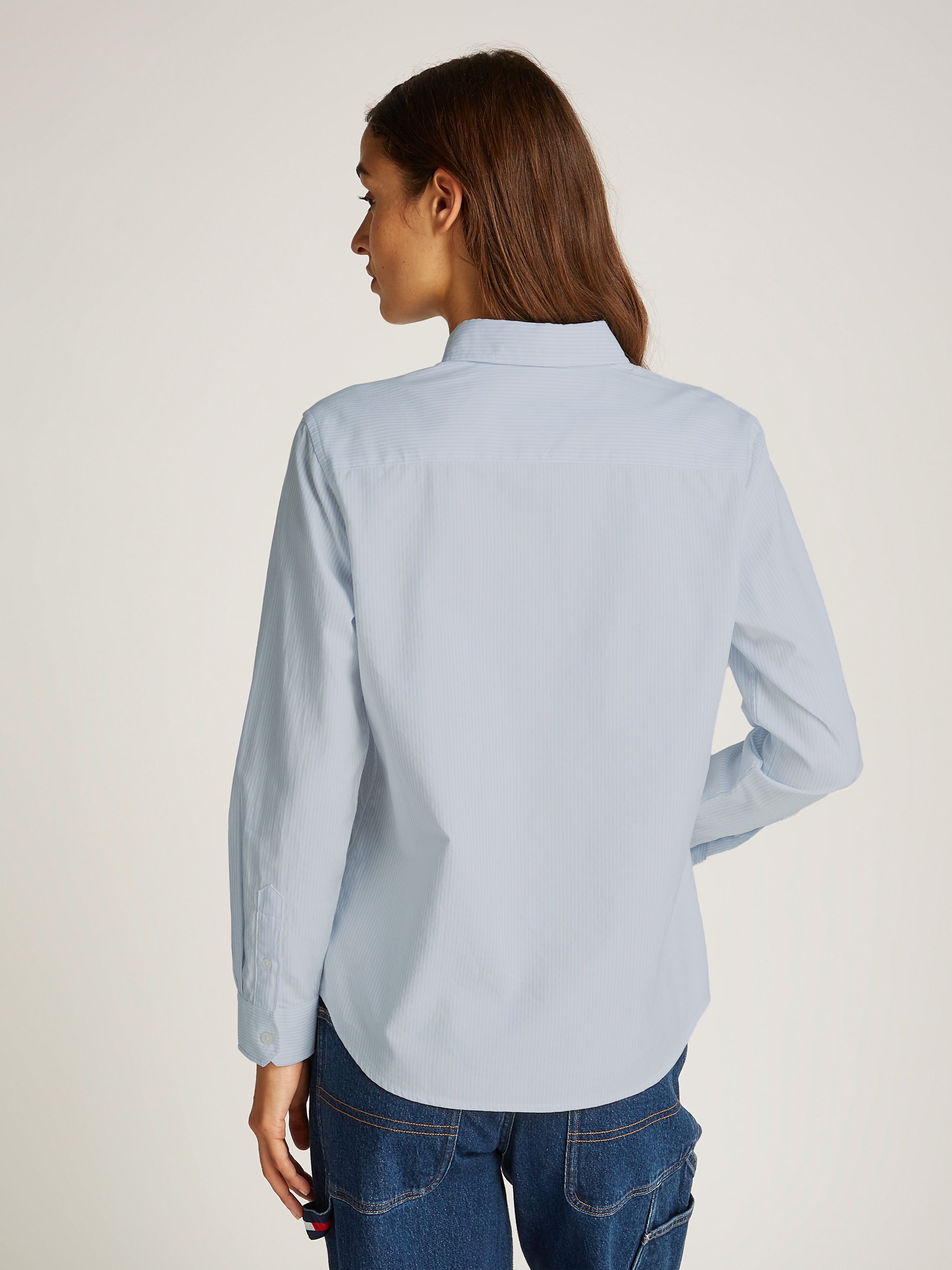 Tommy Jeans Hemdbluse »TJW REG OXFORD SHIRT«, mit Logostickerei