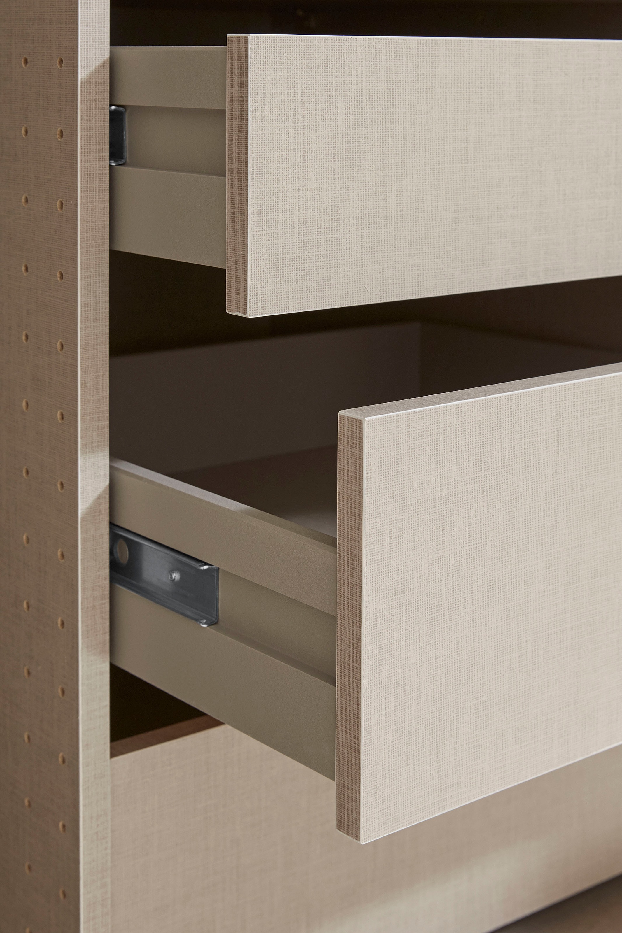 rauch Drehtürenschrank »Kleiderschrank Schrank Garderobe TOPSELLER OTELI inkl. Inneneinteilung«, mit 3 Innenschubladen extra Böden optional mit Spiegel MADE IN GERMANY