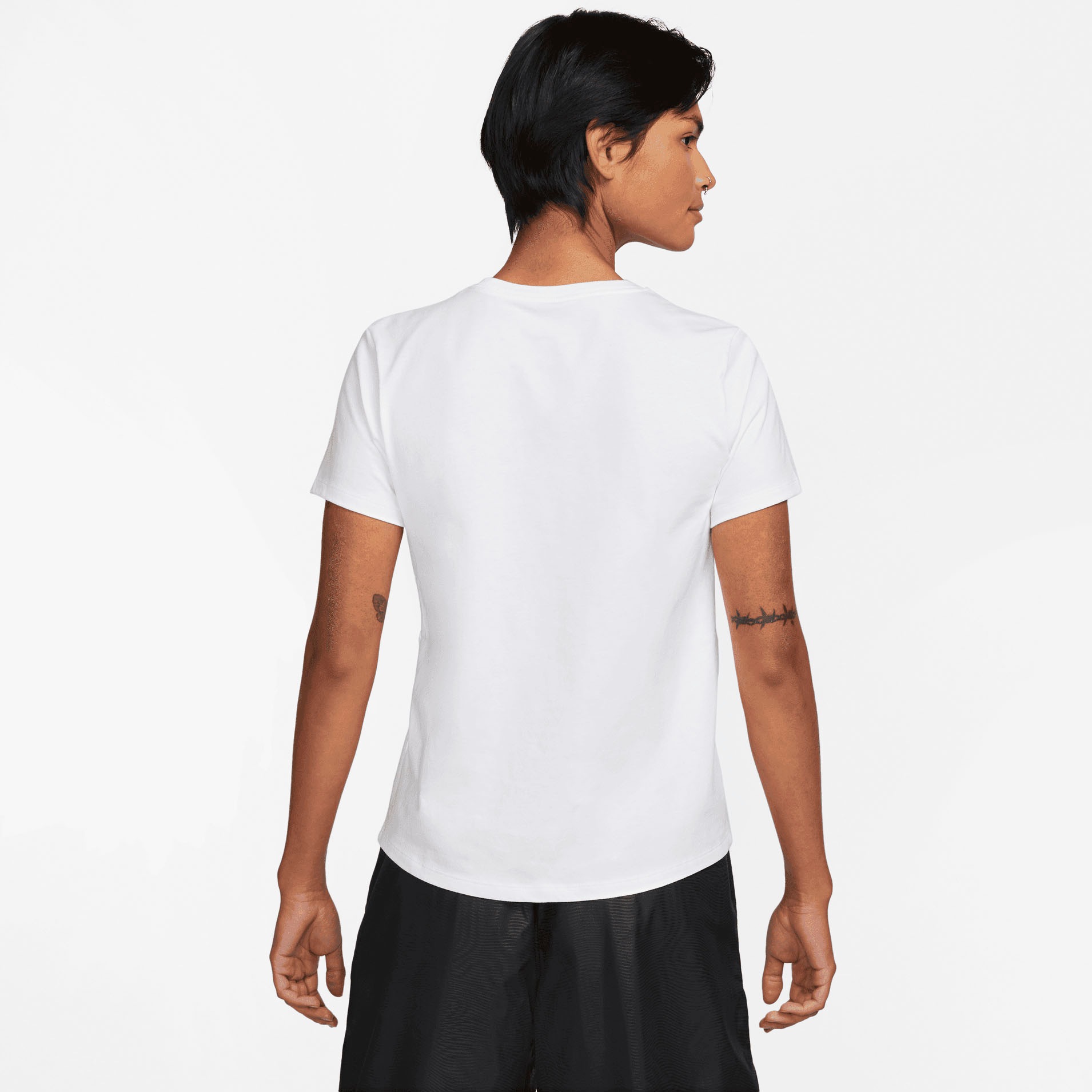 Nike Sportswear T-Shirt »ESSENTIALS WOMEN'S LOGO T-SHIRT«, Basic Damen T-Shirt mit Logo