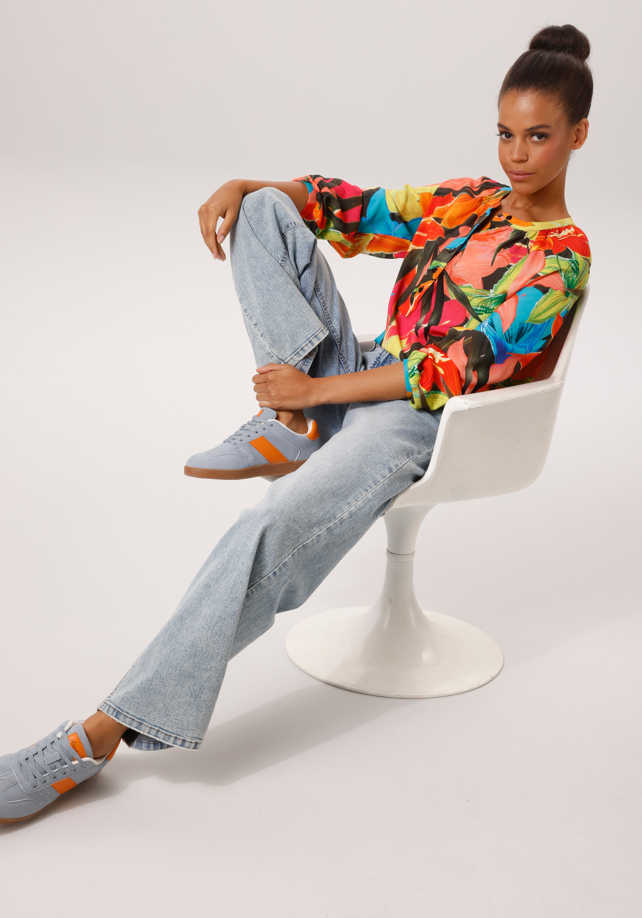 Aniston CASUAL Schlupfbluse mit farbenfrohen, großflächigen Blüten bedruckt - NEUE KOLLEKTION