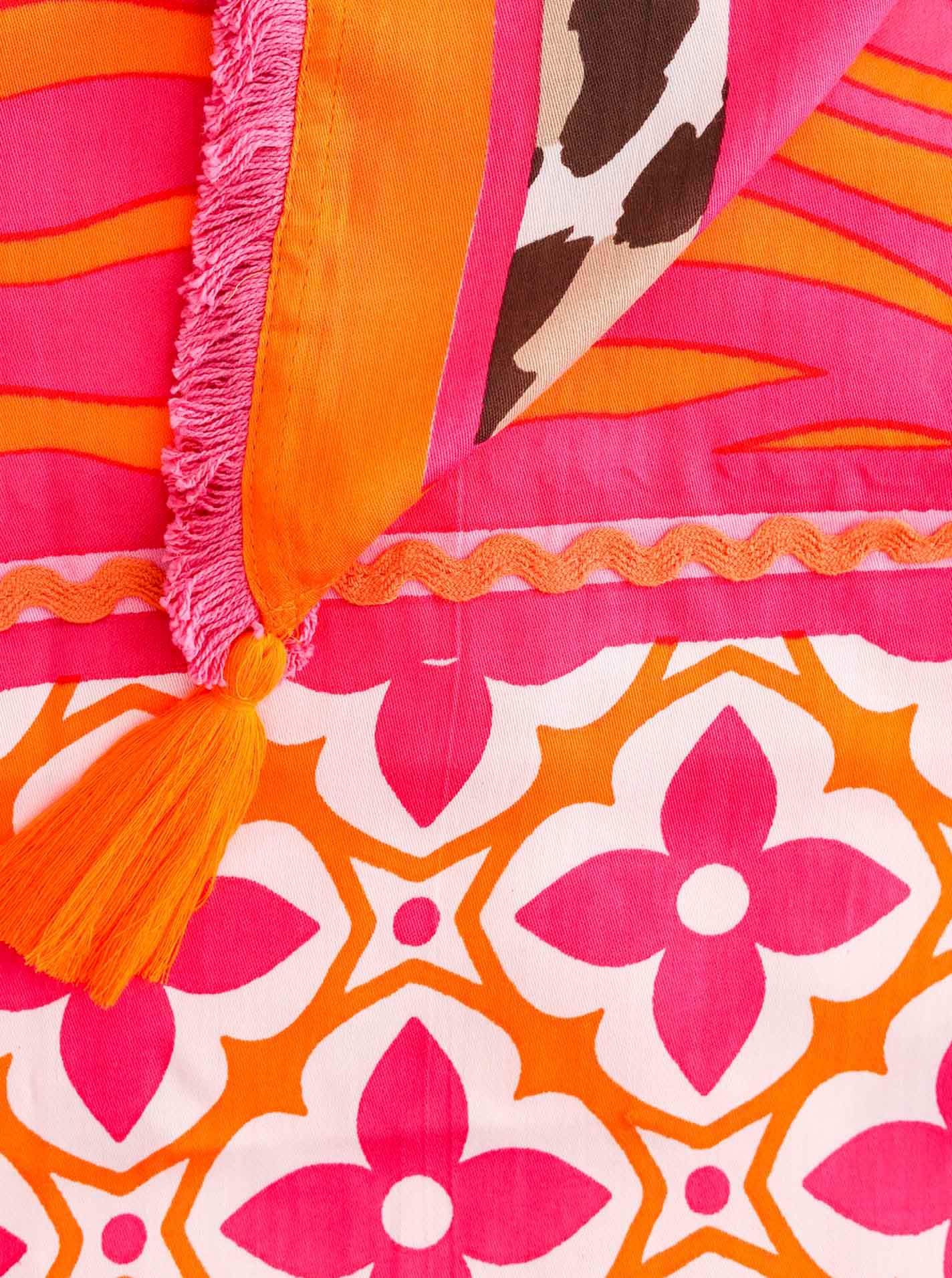 Zwillingsherz Modetuch, mit Allover-Print, Tasseln und kleiner Fransenkante
