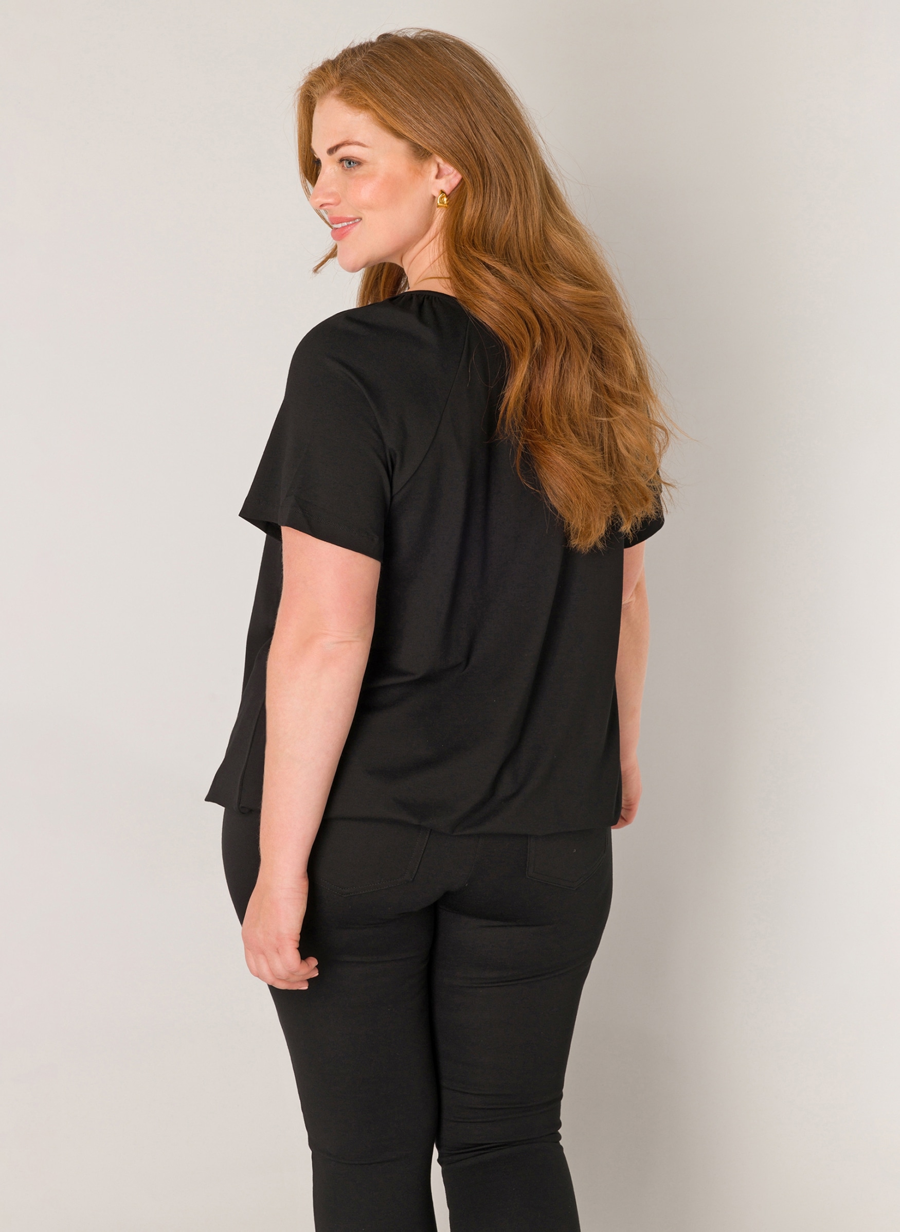 Base Level Curvy Ballonshirt »Yoni«, mit gerafftem Rundhalsausschnitt