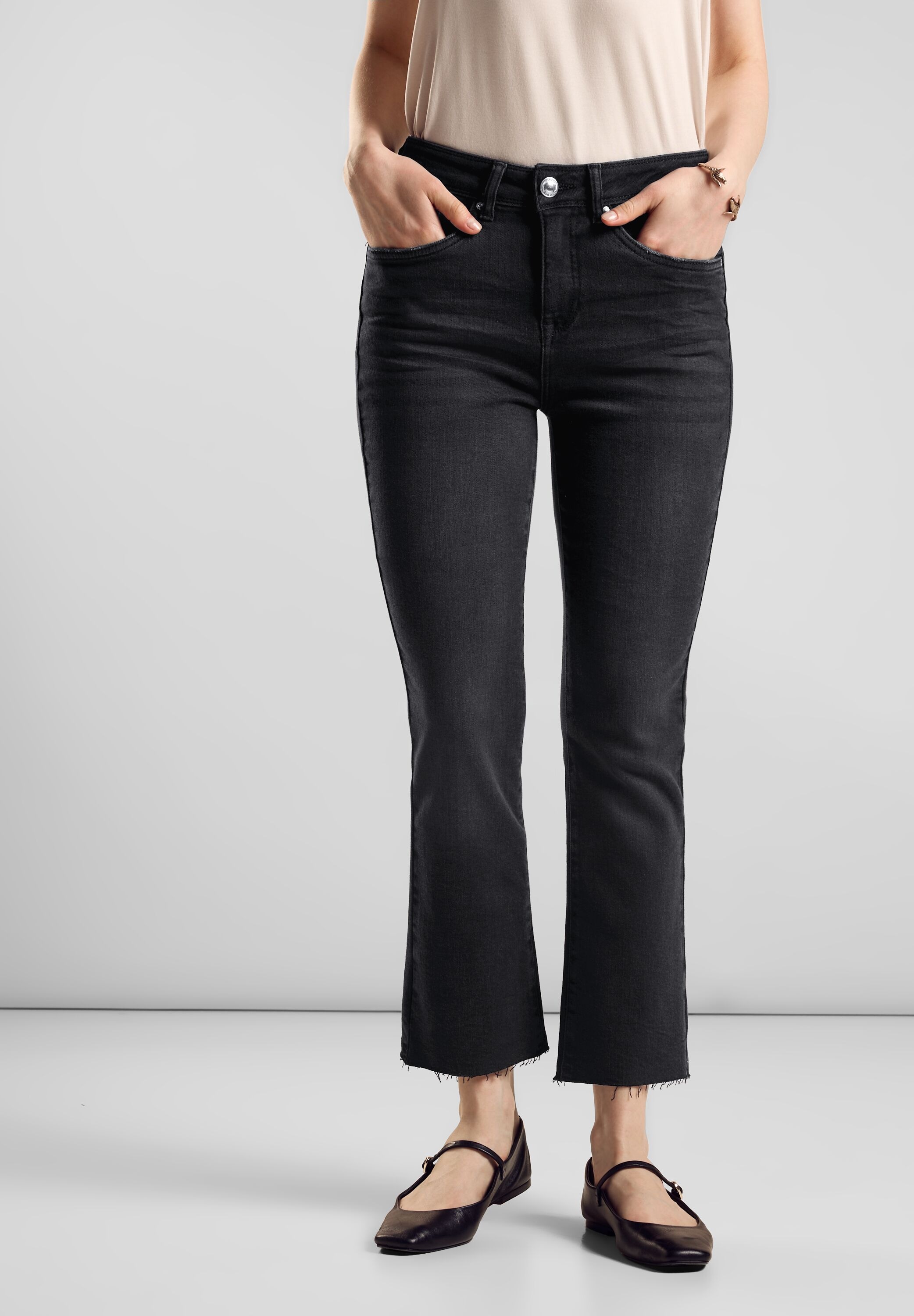 STREET ONE 5-Pocket-Jeans »Denim-Kick Flared«, slim fit mit Stretch